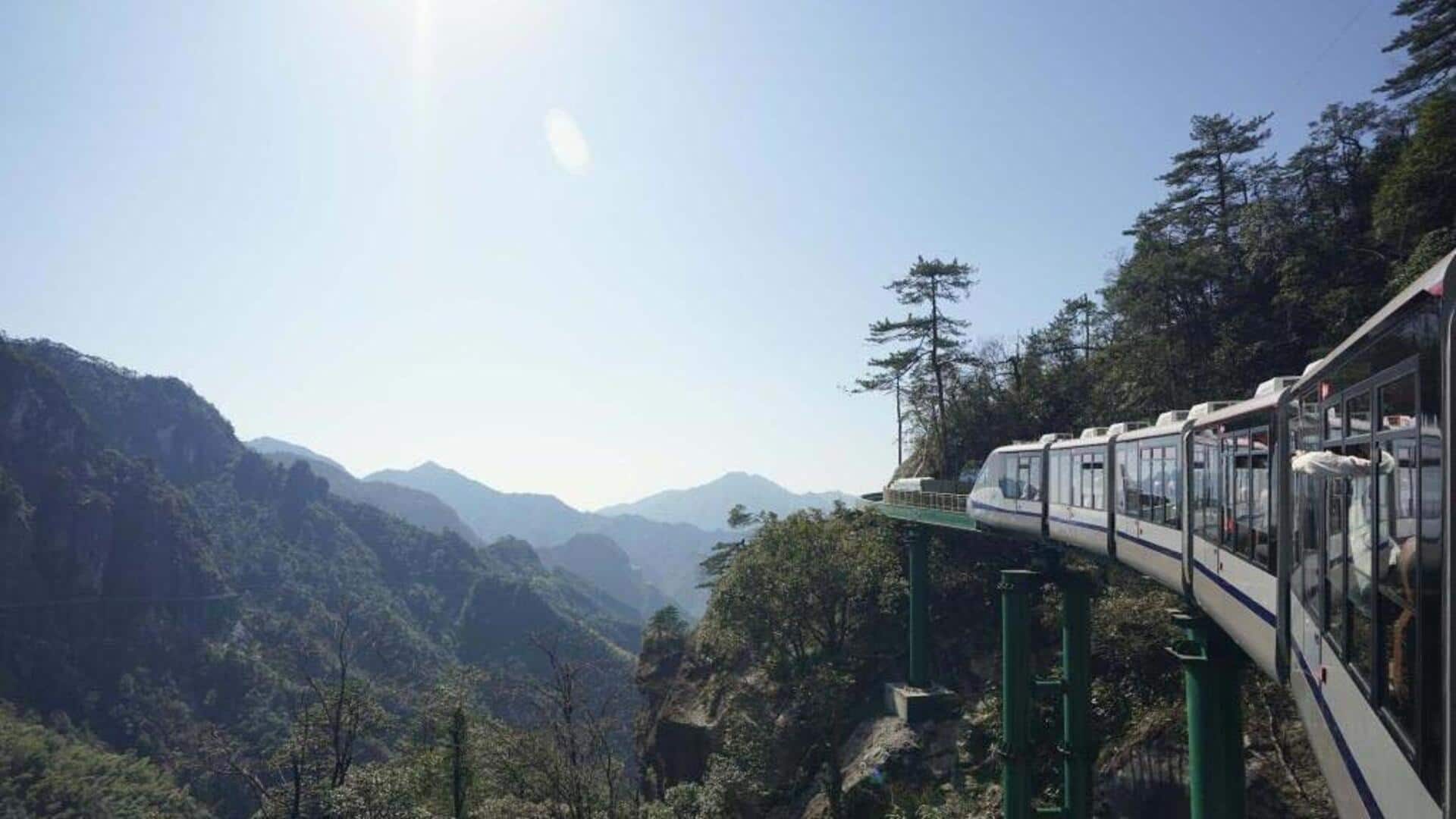 การเดินทางด้วยรถไฟมรดกผ่านภูมิทัศน์ที่งดงาม การเดินทางด้วยรถไฟมรดกผ่านภูมิทัศน์ที่งดงาม