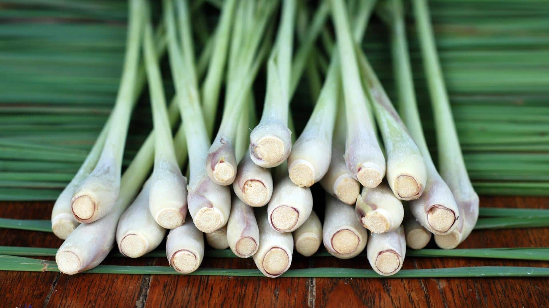 ประโยชน์ของตะไคร้ต่อหนังศีรษะเพื่อเส้นผมที่แข็งแรง