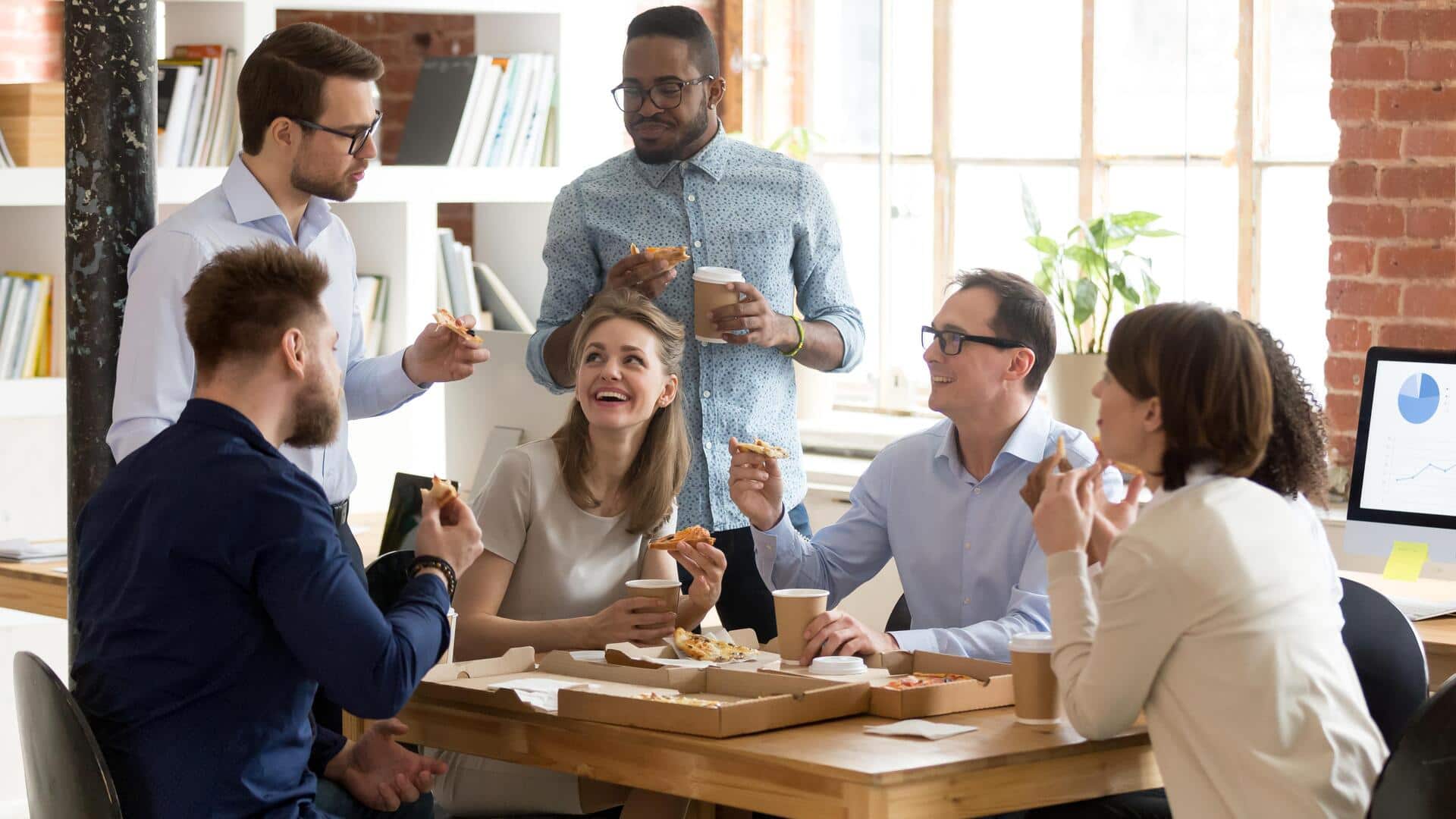 การเสริมสร้างทีมเวิร์กด้วยกิจกรรมแลกกล่องข้าวกลางวัน