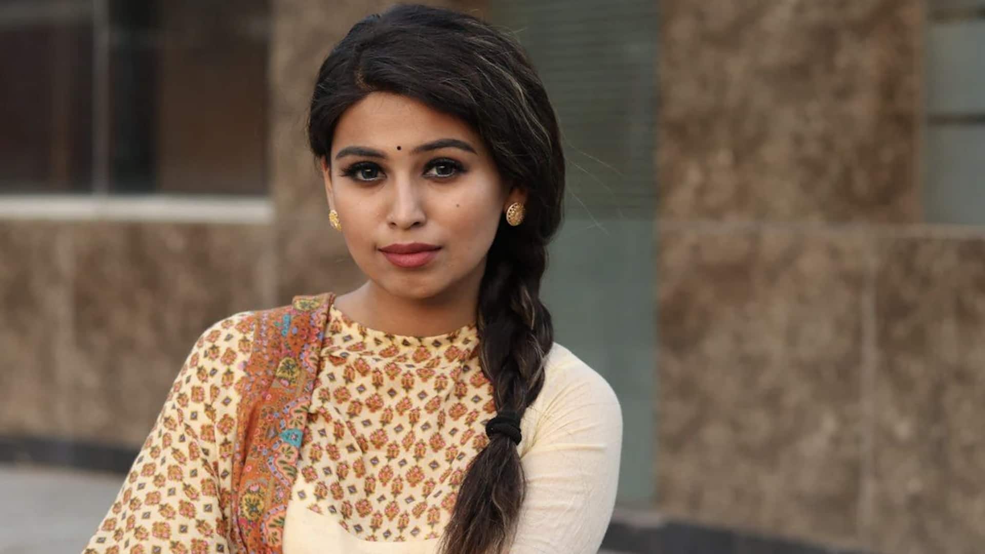 5 เครื่องประดับที่แมตช์กับชุดคุร์ต้าได้เป๊ะทุกลุค 