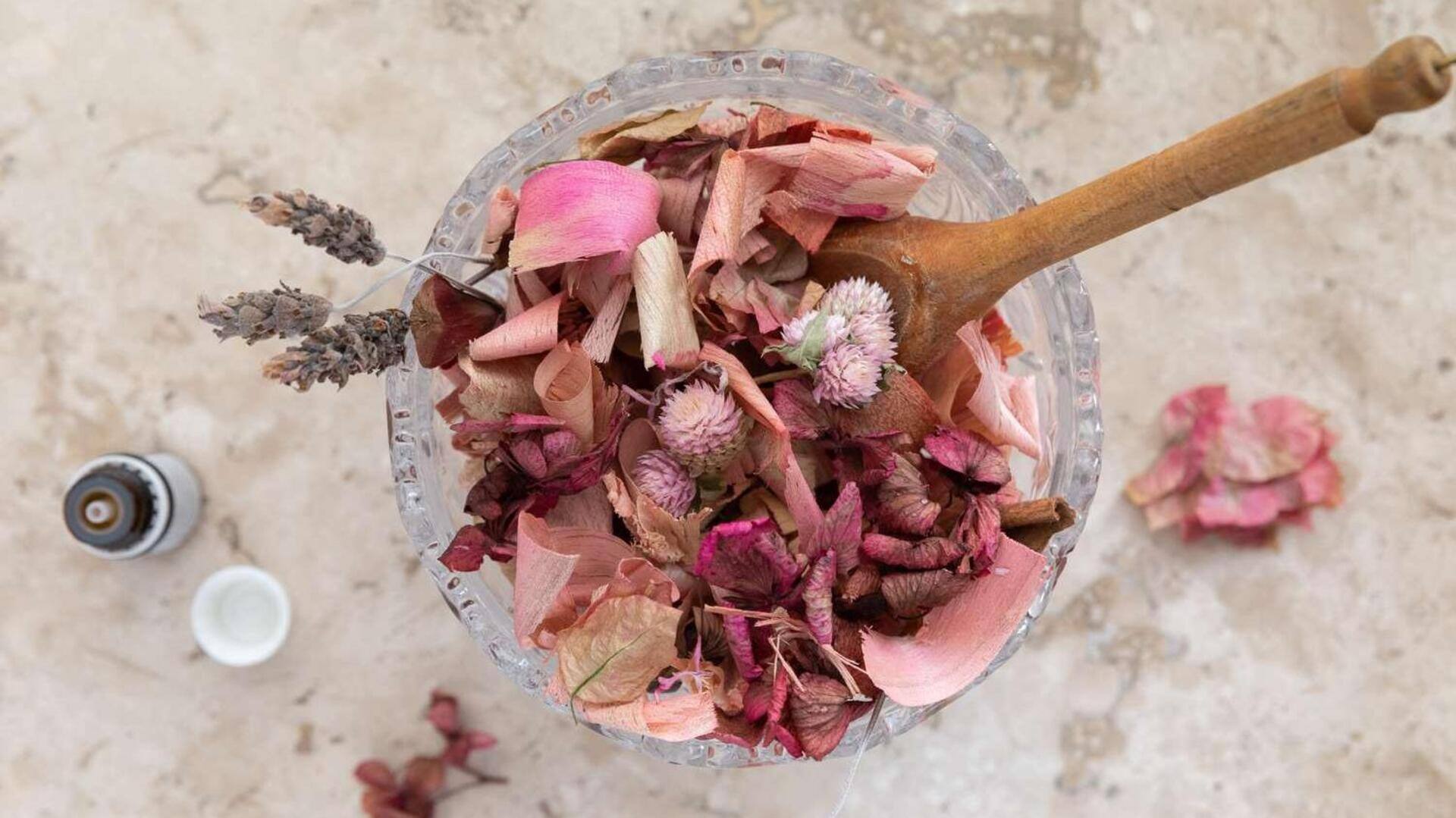 ทำพอทพอรีจากสมุนไพรในครัวอย่างธรรมชาติ