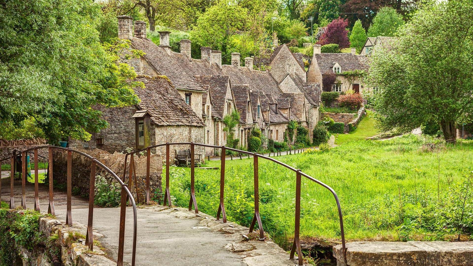 หมู่บ้านคอตสวอลด์ในอังกฤษ: สถานที่พักผ่อนท่ามกลางความเงียบสงบ