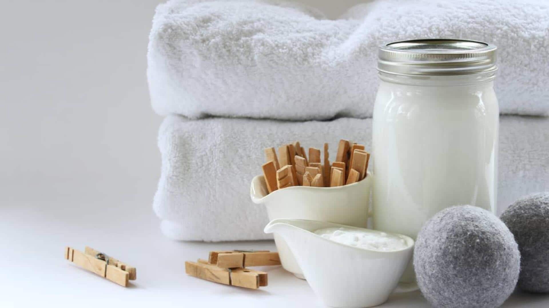 สูตรน้ำยาปรับผ้านุ่มสุดคุ้ม ทำเองได้จากของใช้ในบ้าน