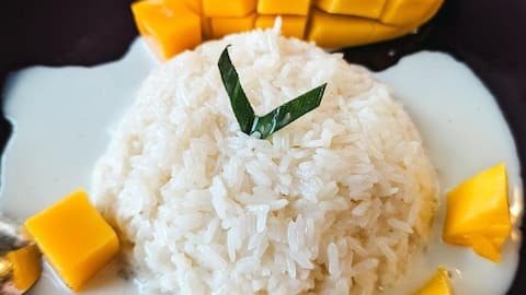 ข้าวเหนียวมะม่วงงาดำคั่ว: ความอร่อยที่ต้องลอง