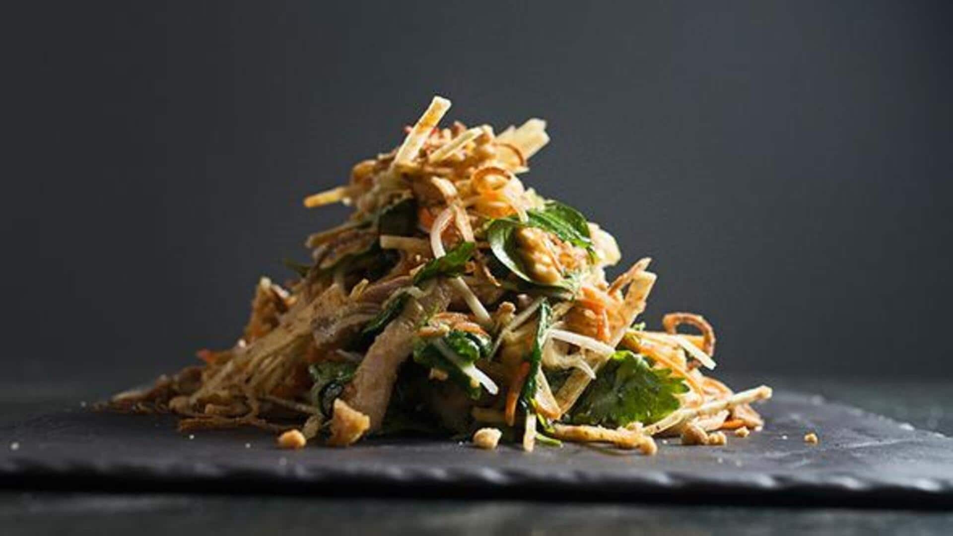 สลัดมะละกอและเผือกสุดสดชื่น