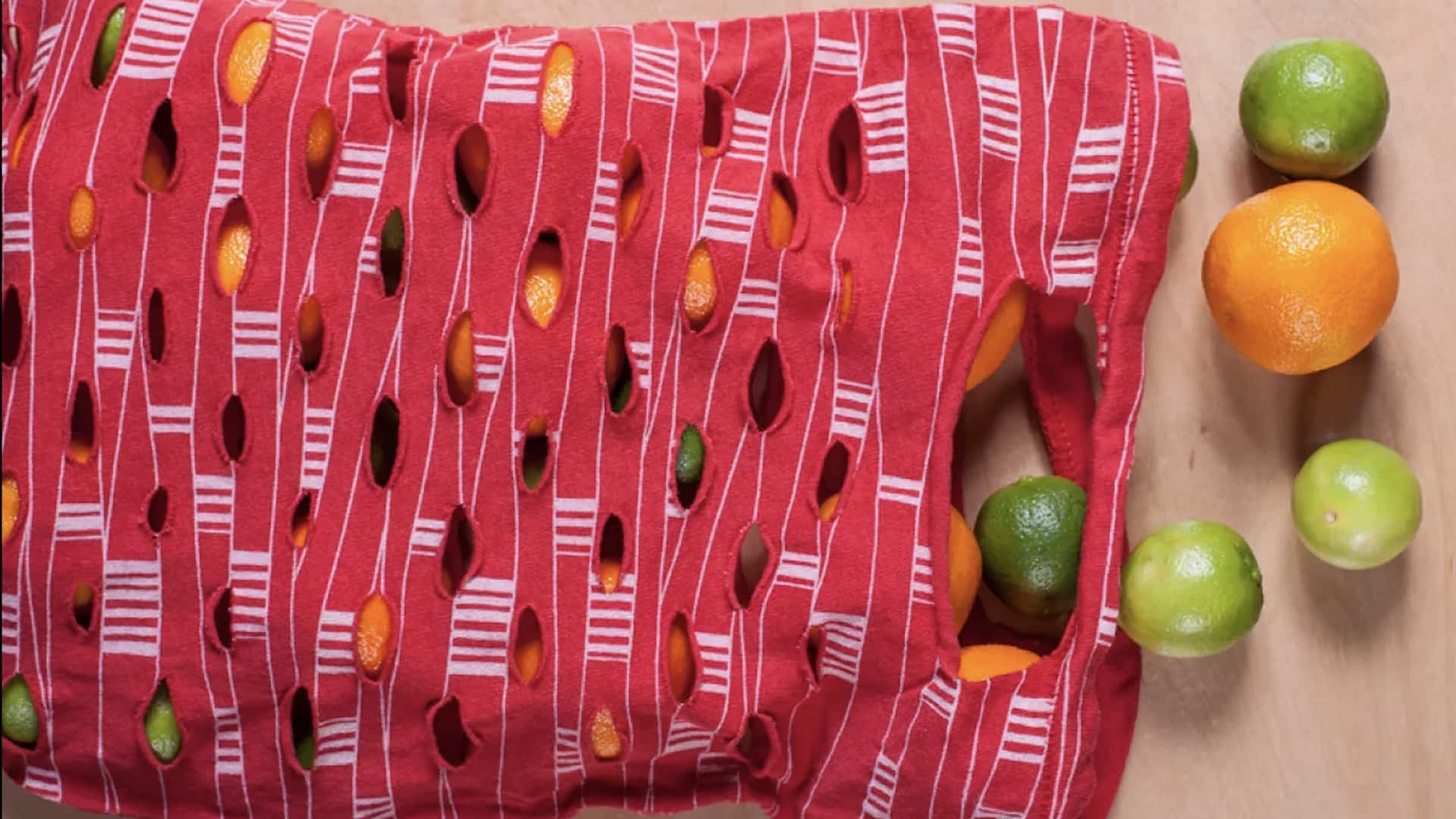 แปลงโฉมเสื้อเก่าเป็นถุงผักรักษ์โลก