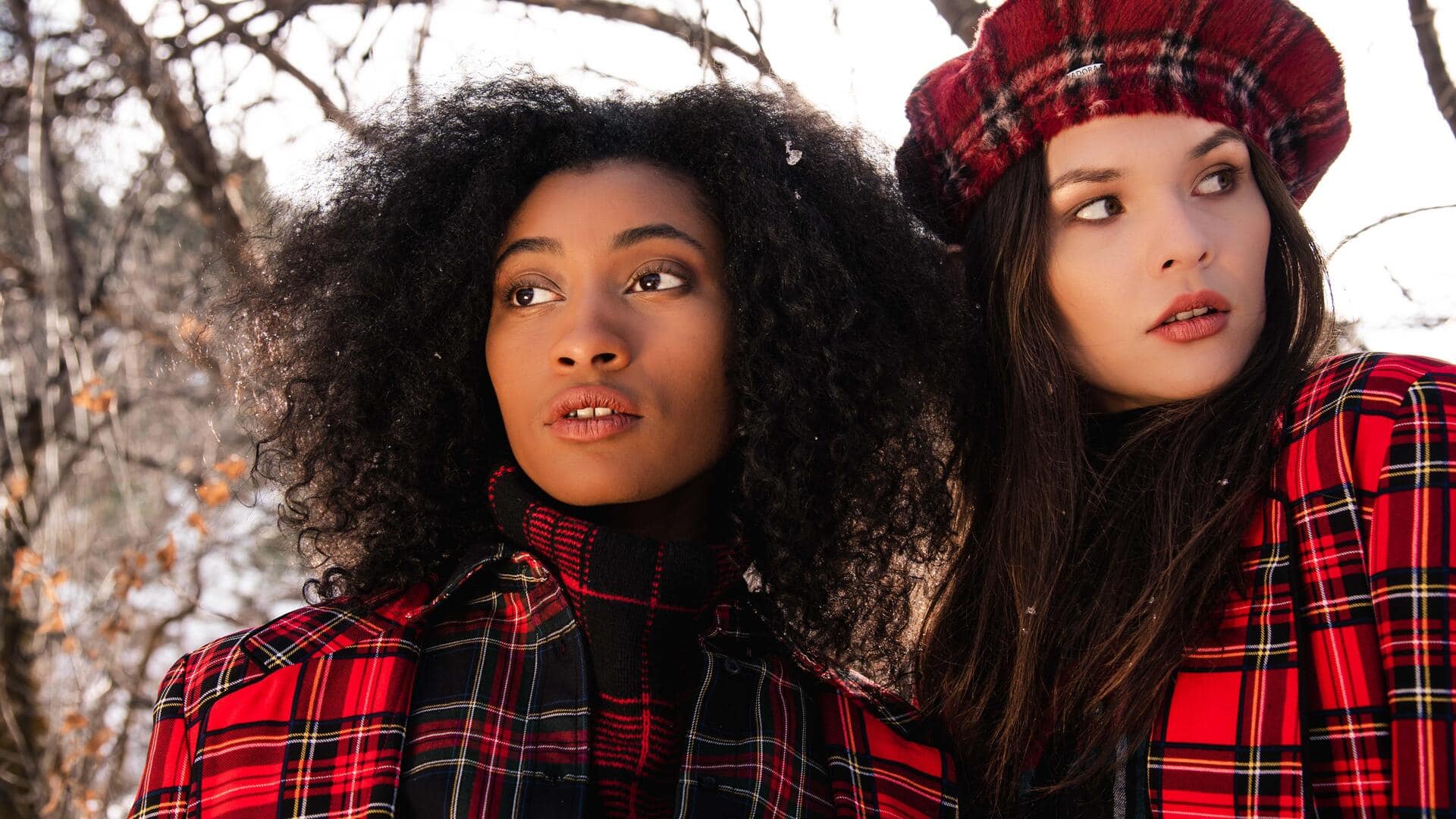 5 ลุคสุดชิคแมตช์กับเสื้อเบลาส์ลายสก็อต