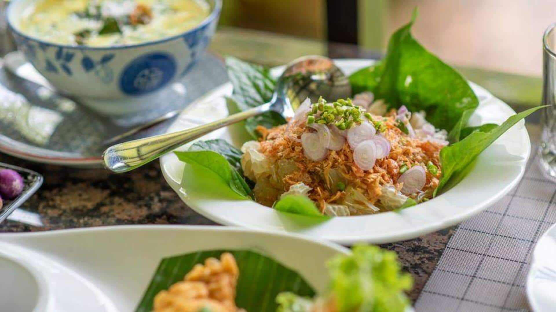 สลัดส้มโอสมุนไพรสดชื่น