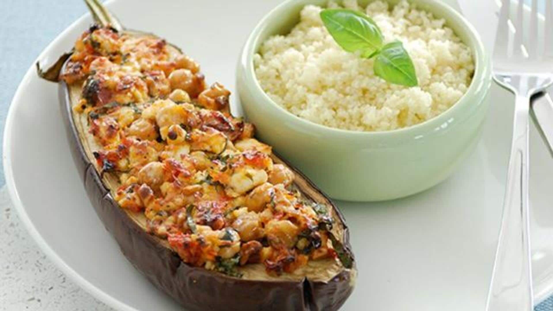 ไอเดียมังสวิรัติ มะเขือยาวอบไส้เครื่องเทศและเม็ดมะม่วงหิมพานต์