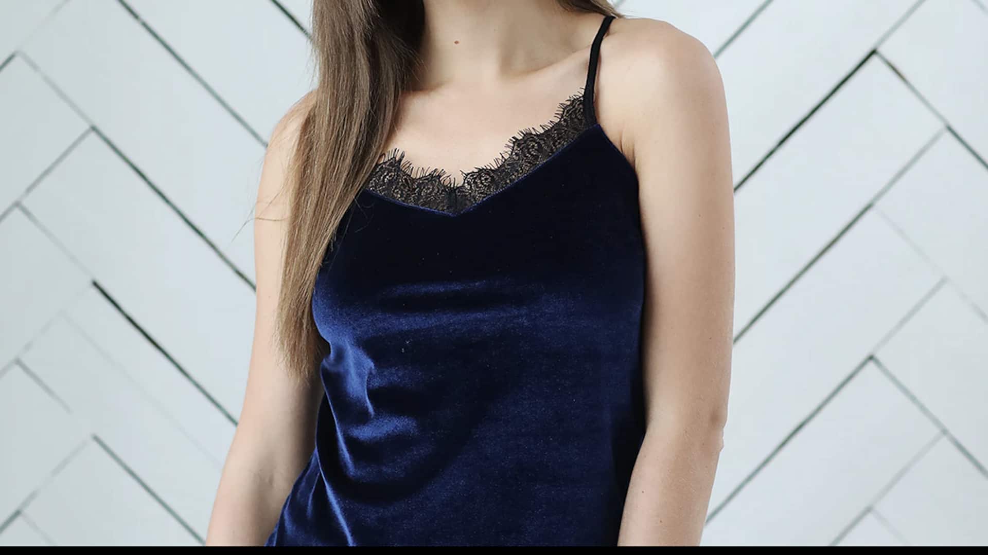 ไอเดียการแต่งตัวกับเสื้อกล้ามซาติน