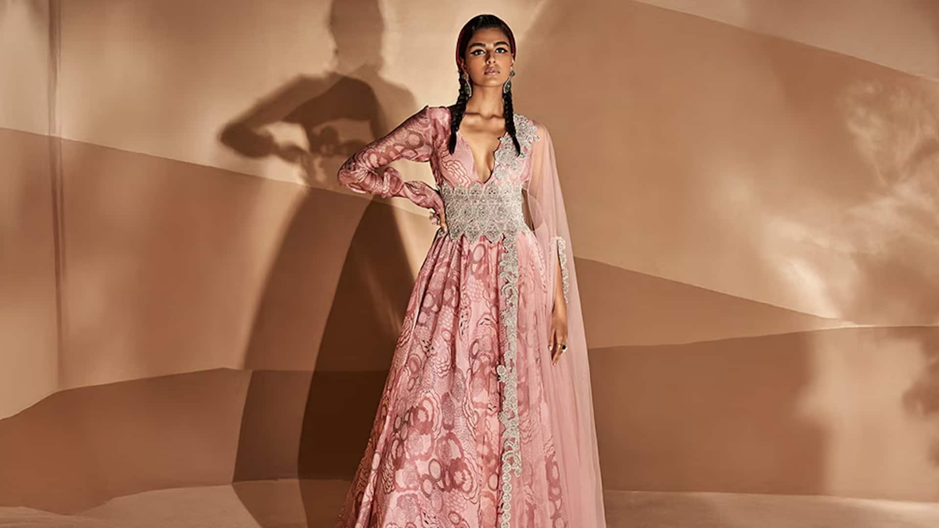 5 สไตล์อนาร์กาลีที่เข้ากับกางเกงโบรเคดได้ลงตัว