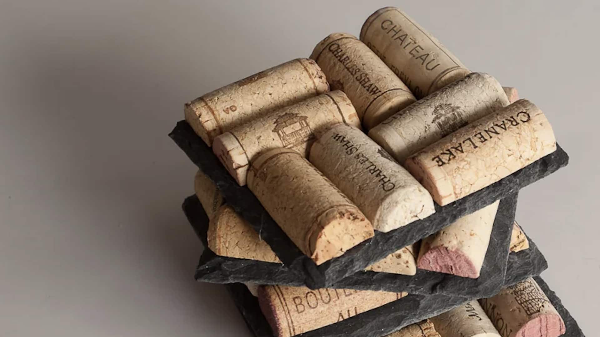 ที่รองแก้วสุดเก๋จากจุกไวน์รีไซเคิล