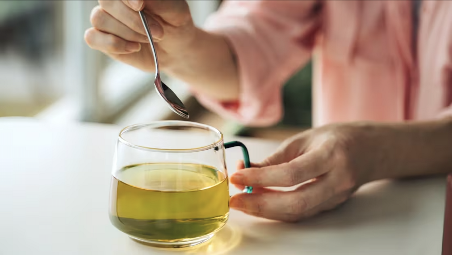 ประโยชน์ที่น่าทึ่งของถุงชาในชีวิตประจำวัน