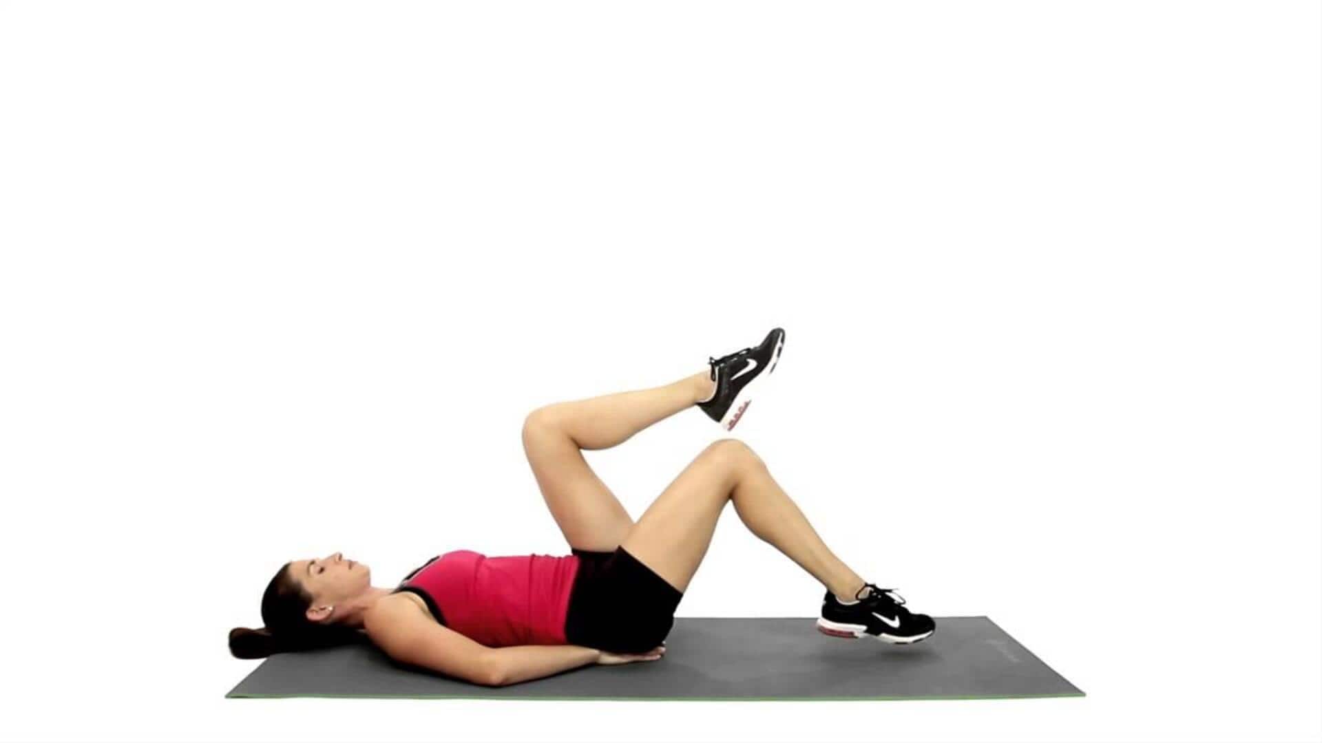 เสริมแกนกลางให้แข็งแรงด้วยท่าแตะนิ้วเท้าแบบนอนหงาย