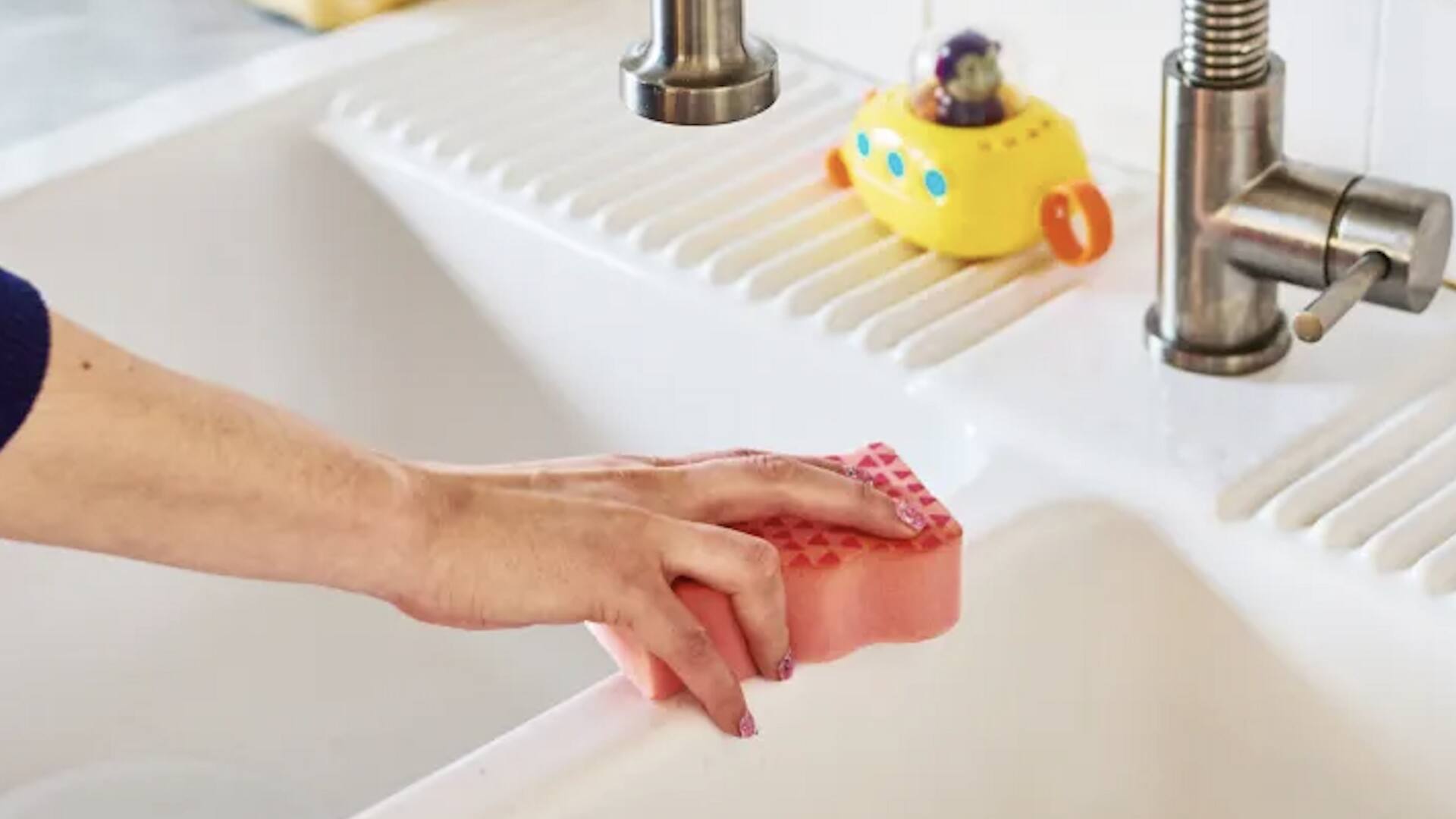 เคล็ดลับง่าย ๆ ยืดอายุฟองน้ำในครัวให้ใช้งานได้นานขึ้น