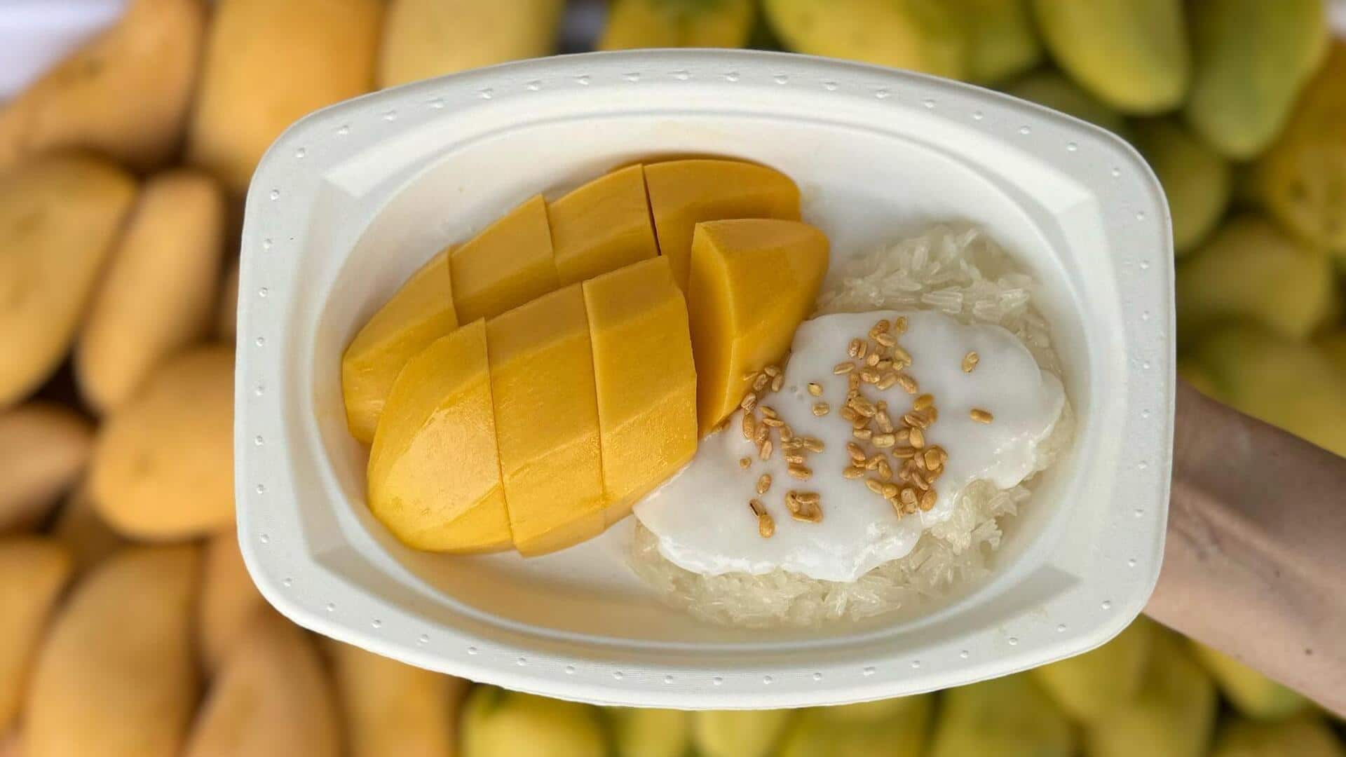 ข้าวเหนียวมะม่วงกับซอสมะพร้าว สูตรลับที่คุณต้องลอง ข้าวเหนียวมะม่วงกับซอสมะพร้าว สูตรลับที่คุณต้องลอง