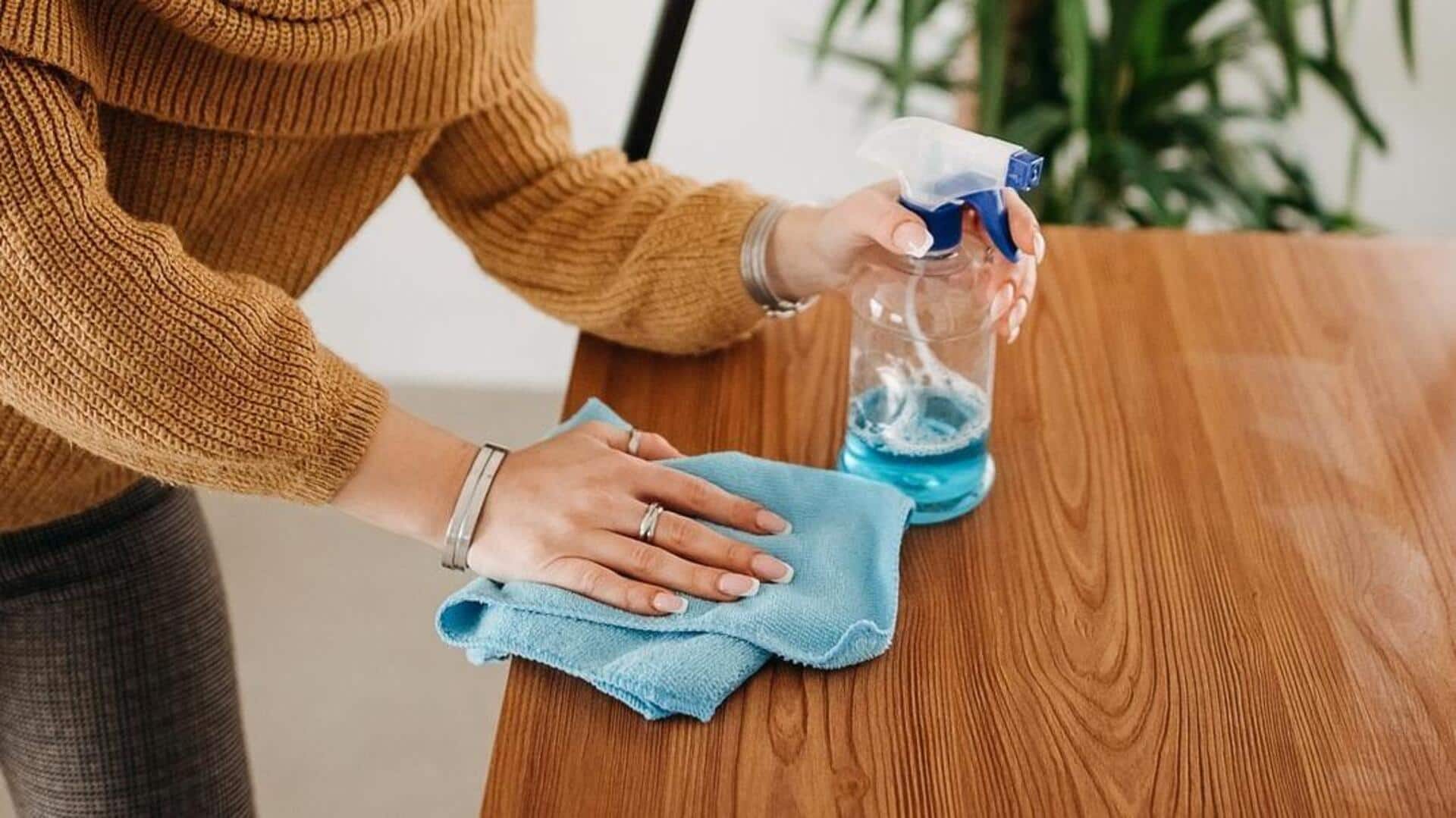 วิธีทำความสะอาดฝุ่นด้วยผ้าไมโครไฟเบอร์อย่างง่ายและได้ผล