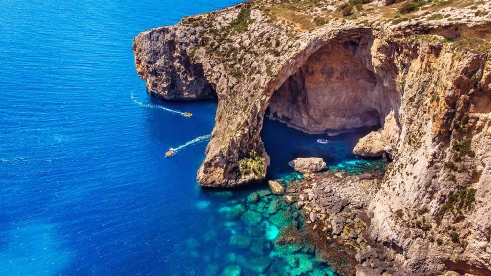 สำรวจถ้ำสีน้ำเงินของมอลตา: คู่มือการเดินทาง