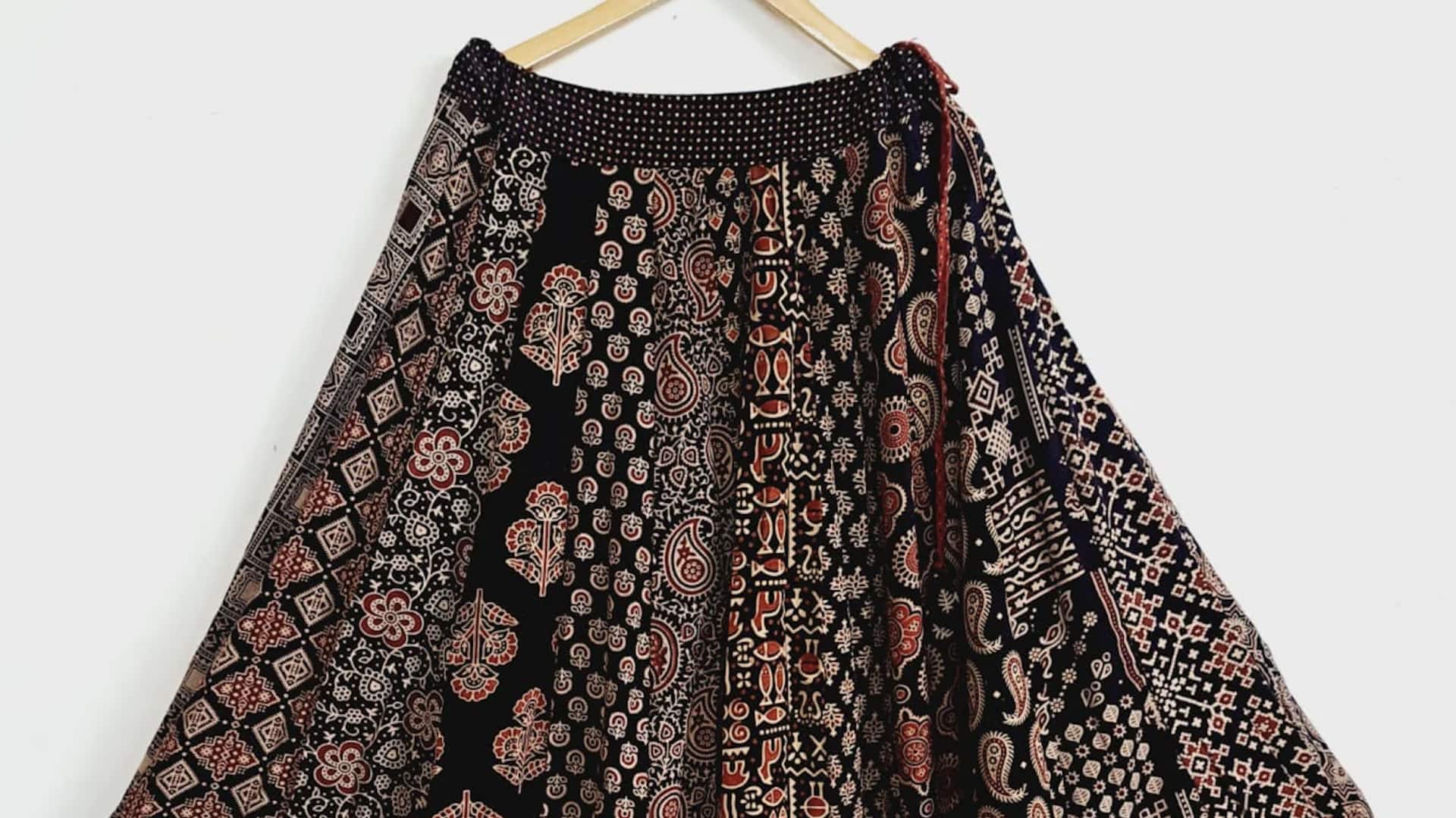 5 สไตล์แมตช์กระโปรงบล็อกพิมพ์ให้ดูเก๋