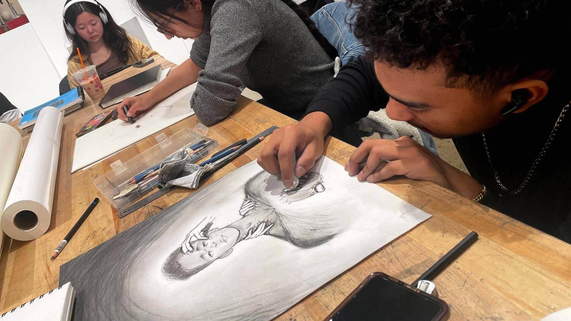 การกระตุ้นความคิดสร้างสรรค์ผ่านการวาดภาพ การกระตุ้นความคิดสร้างสรรค์ผ่านการวาดภาพ