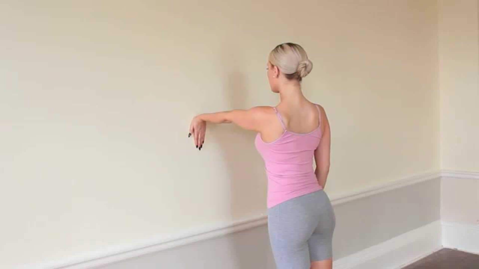 เสริมข้อมือให้แข็งแรงด้วยท่าวอลล์แฮนด์เพรส