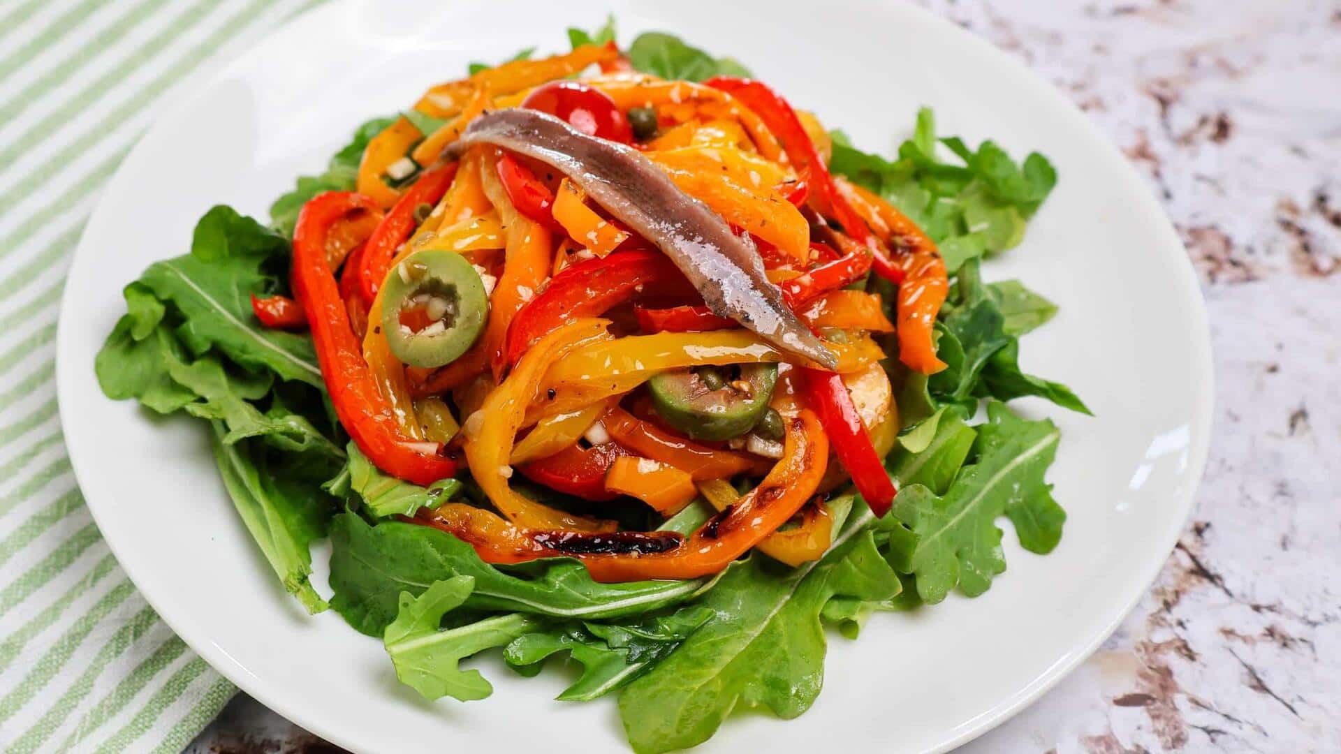 สลัดใบพริกไทย ความสดใหม่จาก 5 ส่วนผสมธรรมชาติ