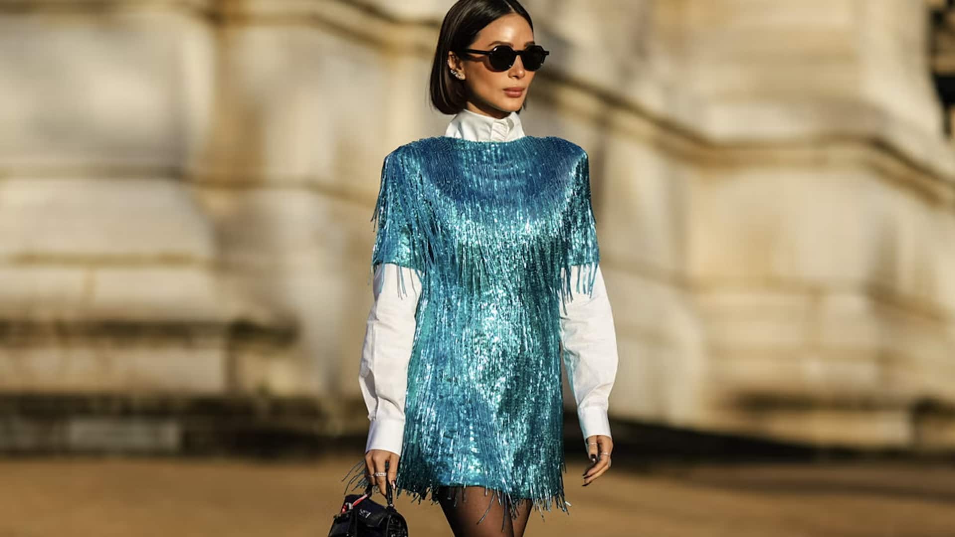 5 ลุคเก๋ ๆ ที่แมตช์กับเดรสแขนฟลาร์ดได้อย่างลงตัว 