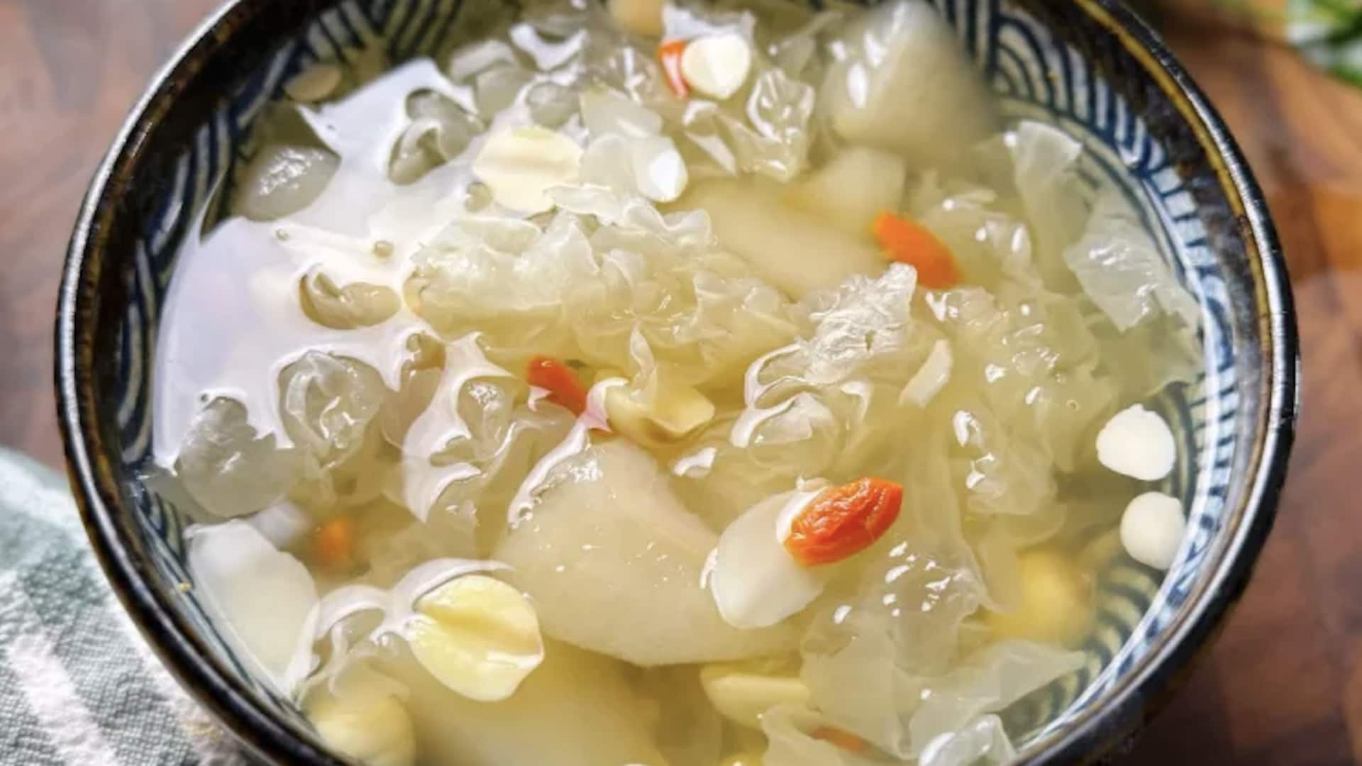 ขนมลำไยเห็ดหิมะ: ของหวานคลาสสิกที่ลงตัว