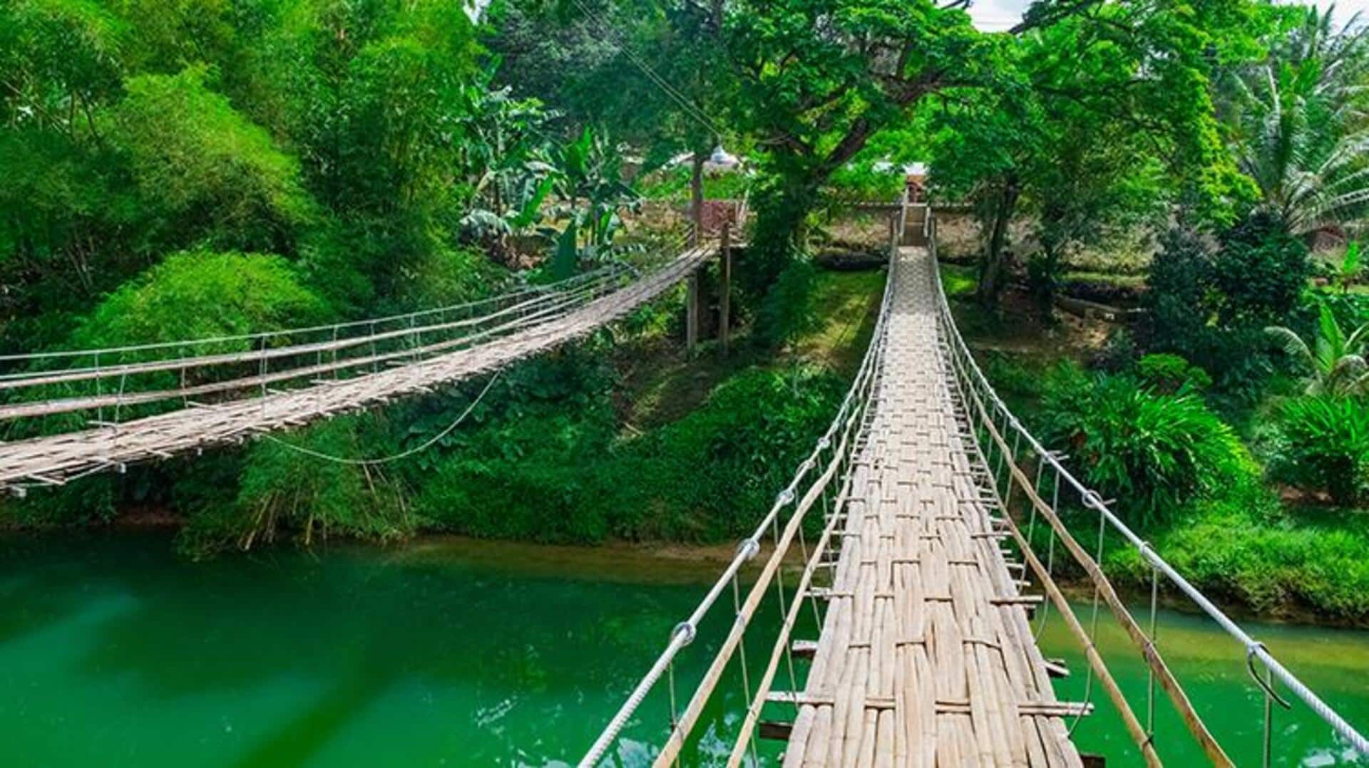 สะพานไม้ไผ่โบราณกลางกาญจนบุรี