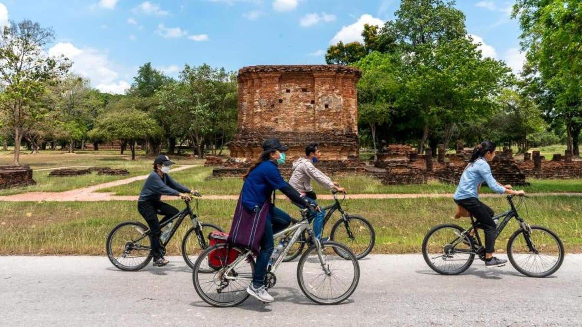 ปั่นจักรยานสำรวจเมืองสุโขทัยเพื่อสัมผัสประวัติศาสตร์อันยาวนาน ปั่นจักรยานสำรวจเมืองสุโขทัยเพื่อสัมผัสประวัติศาสตร์อันยาวนาน