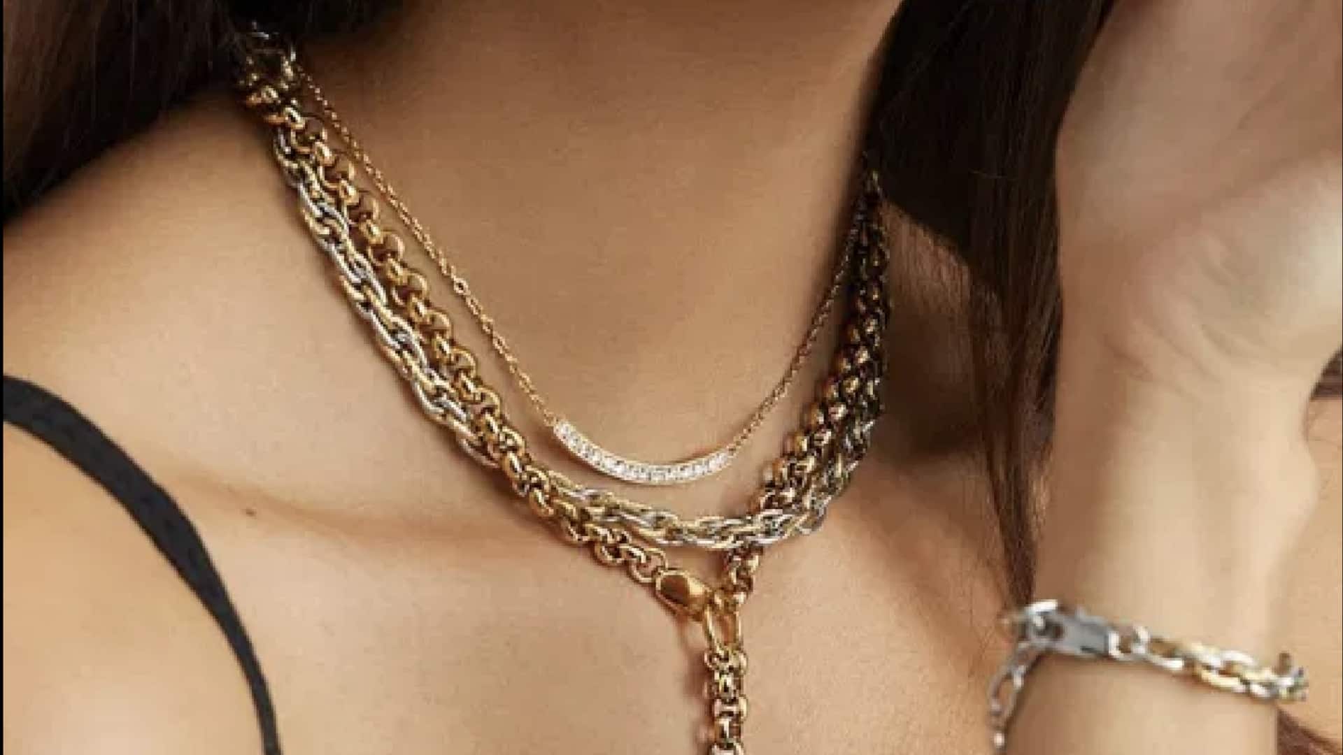 5 สไตล์แมตช์สร้อยคอหนาให้ดูปังแบบมือโปร