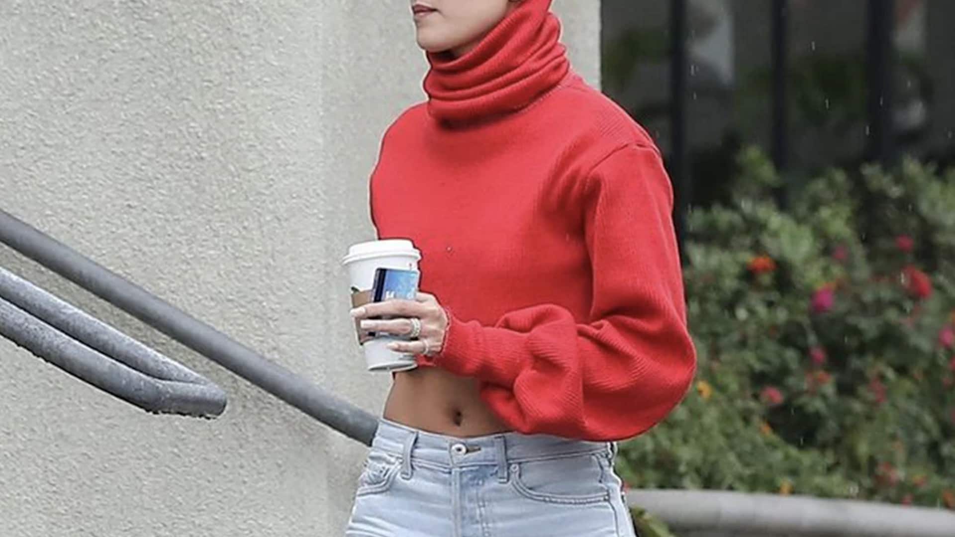 5 วิธีแต่งตัวเข้ากับเสื้อสเวตเตอร์ครอปบ็อกซี่