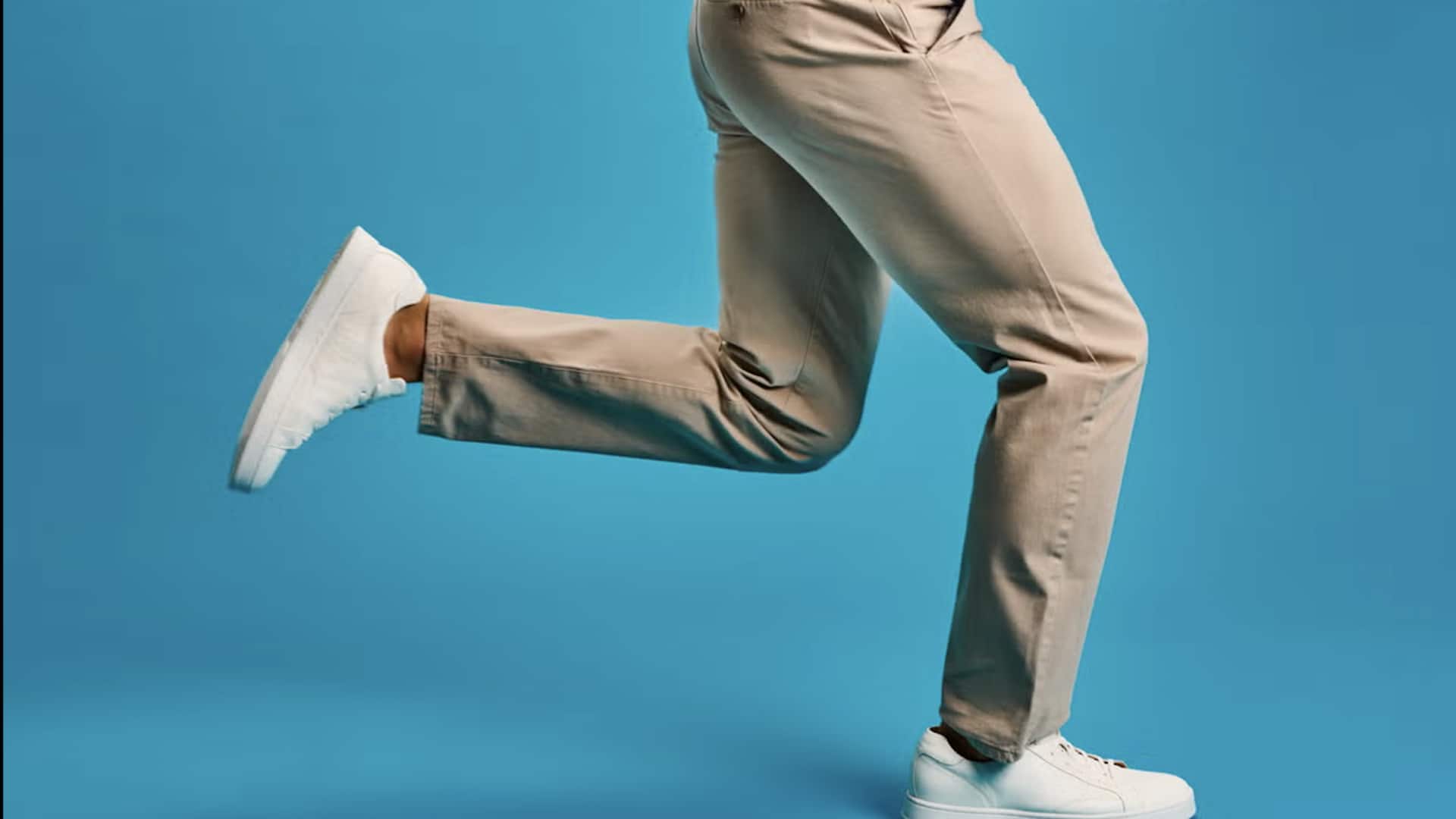 5 สไตล์ที่แมตช์กับกางเกงชิโน่จ็อกเกอร์ได้ดีที่สุด