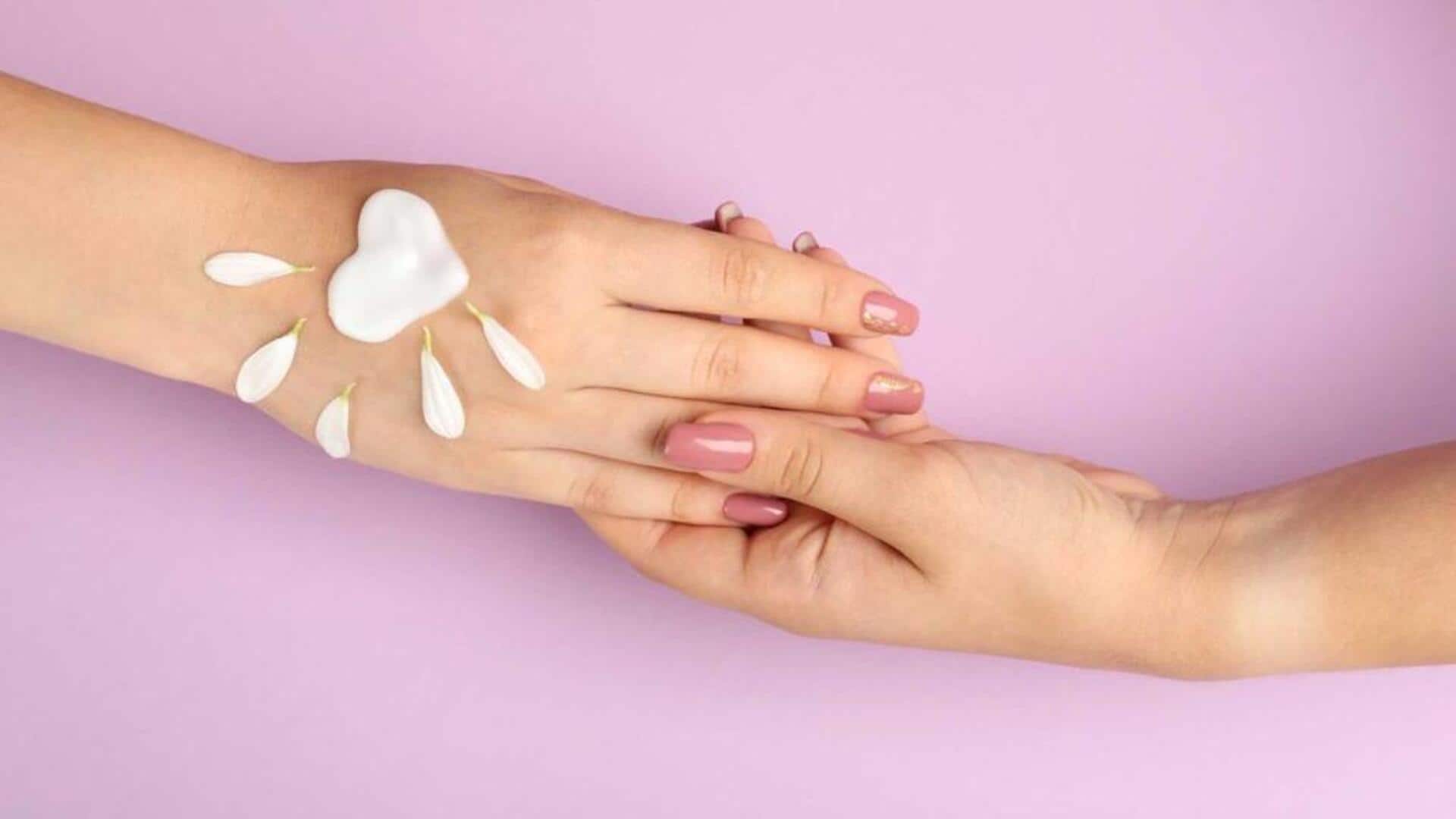 5 วิธีดูแลมือด้วยกิจวัตรกลางคืนแบบอ่อนโยน