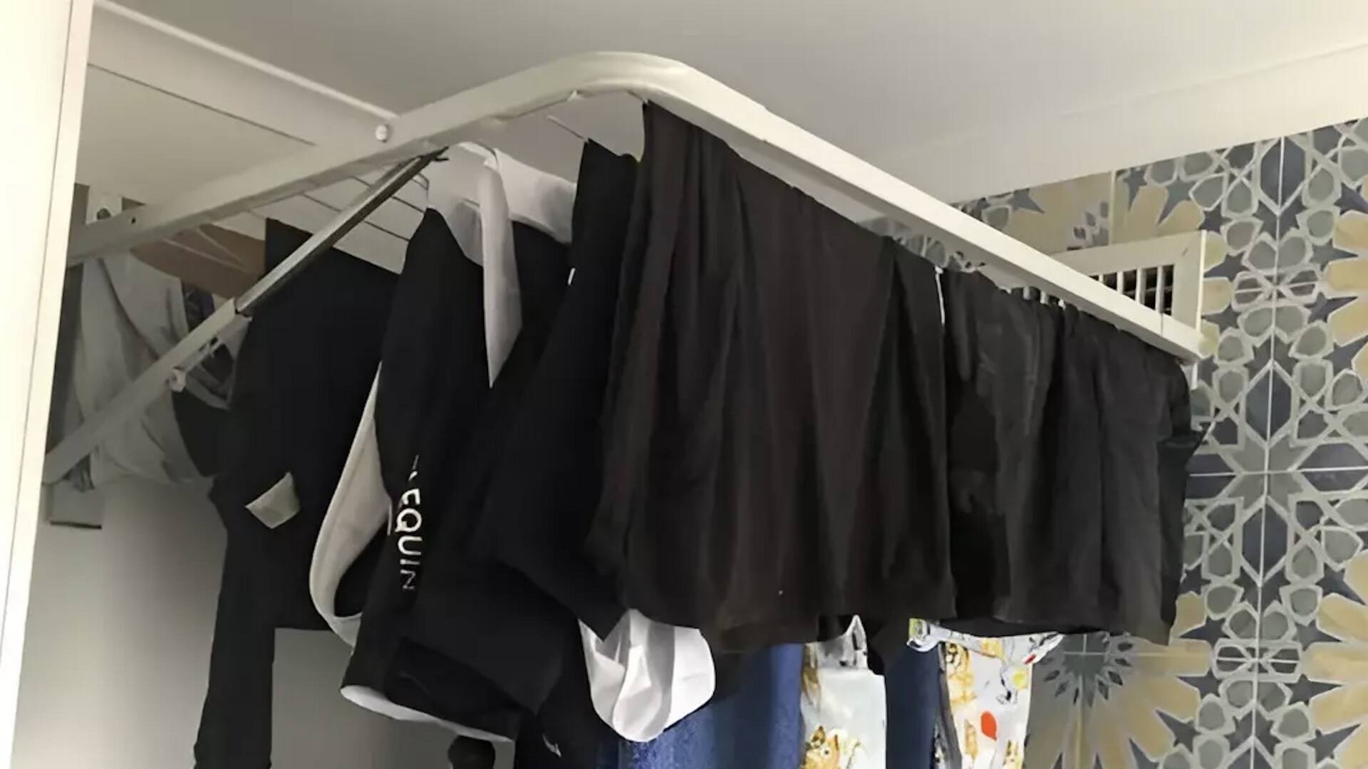 ดัดแปลงเชือกซักผ้าเป็นชั้นวางของอเนกประสงค์