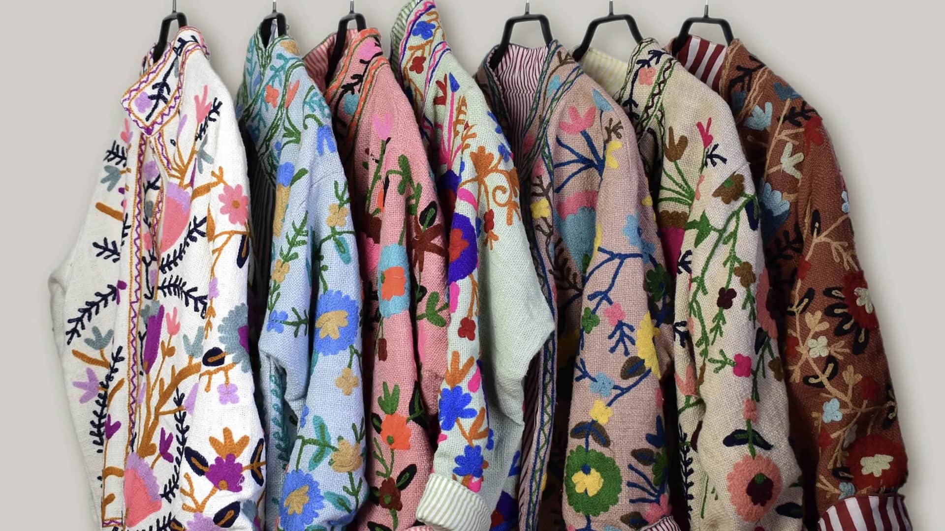 5 สไตล์สุดชิคที่แมตช์กับเสื้อแจ็คเก็ตจูตปักลาย