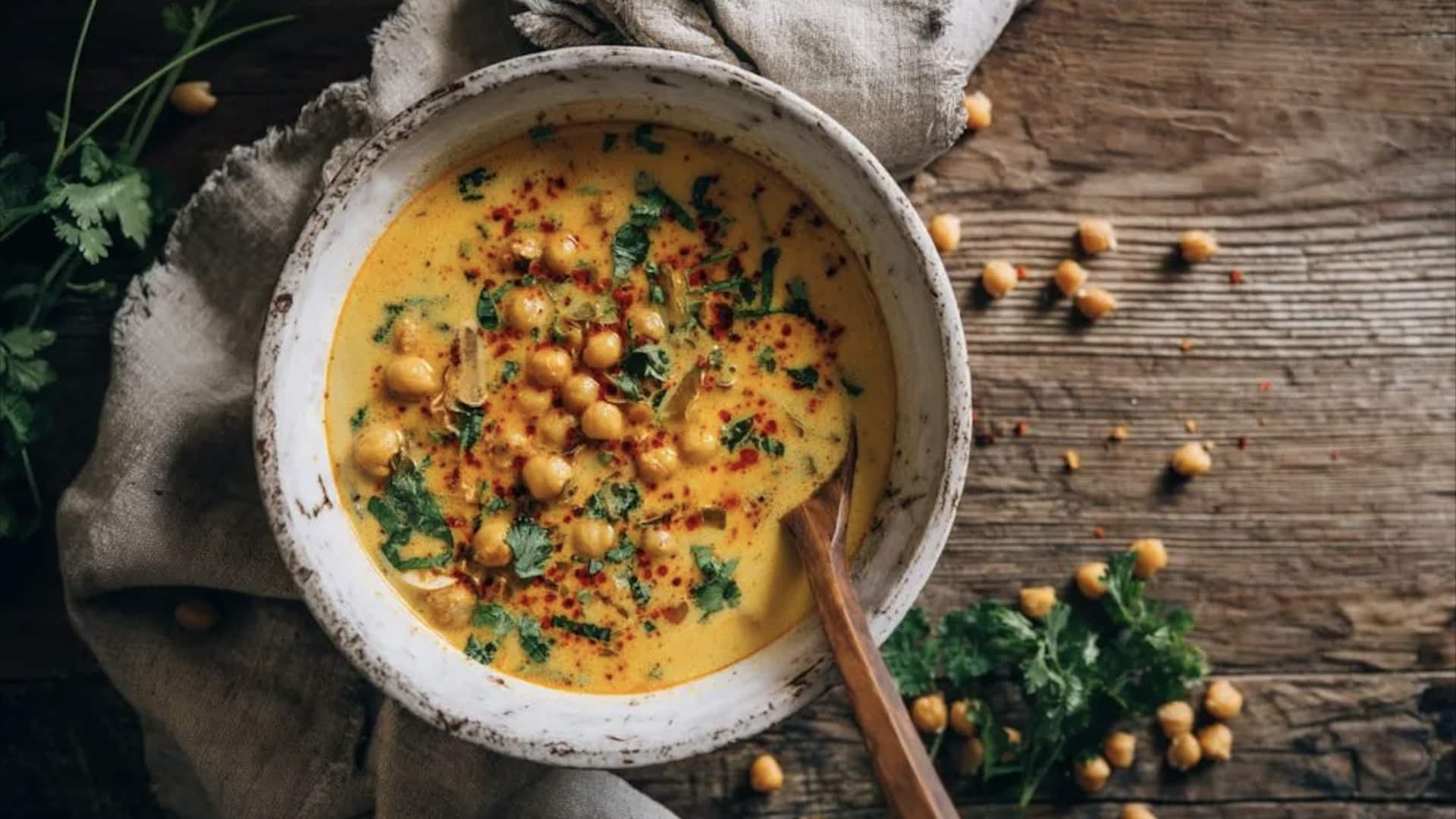 แกงถั่วชิกพีรสจัดจ้าน หอมเครื่องเทศท้องถิ่น