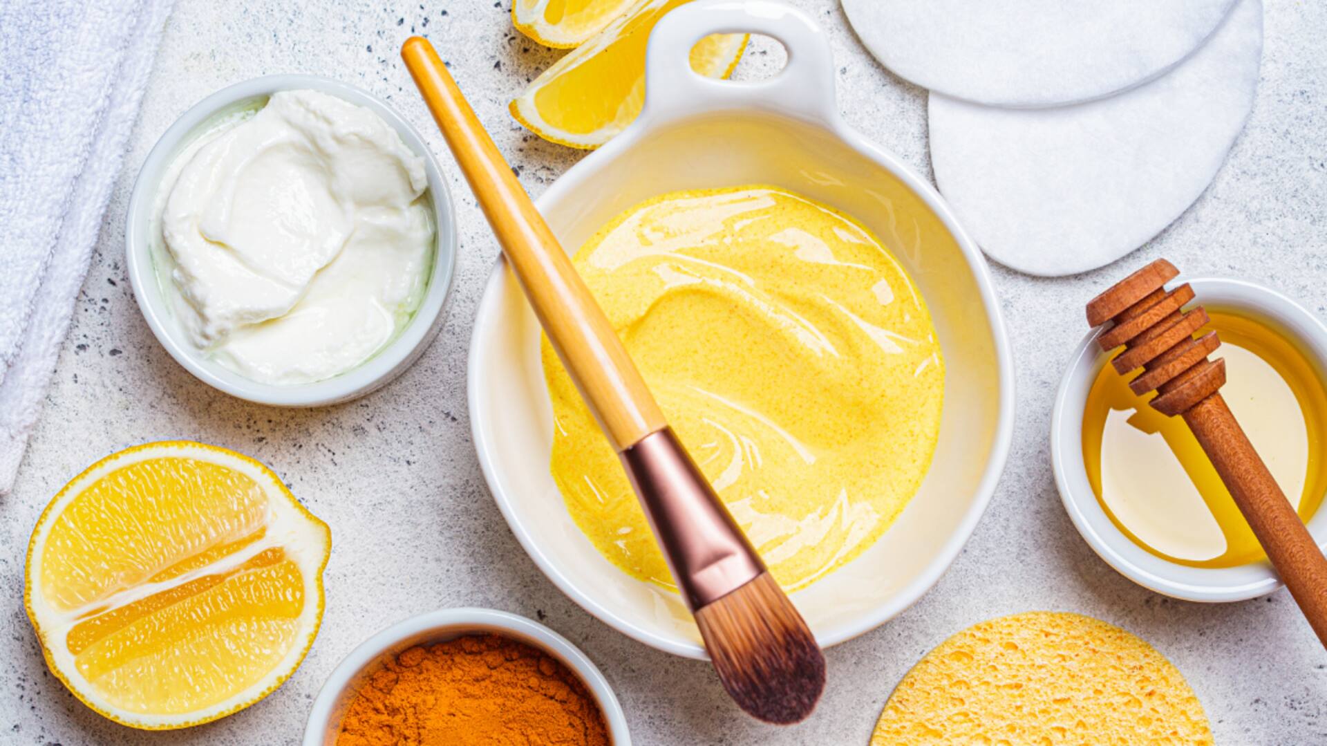 ฟื้นฟูผิวด้วยมาส์กขมิ้นชัน: 5 วิธีง่ายๆ เพื่อผิวสุขภาพดี