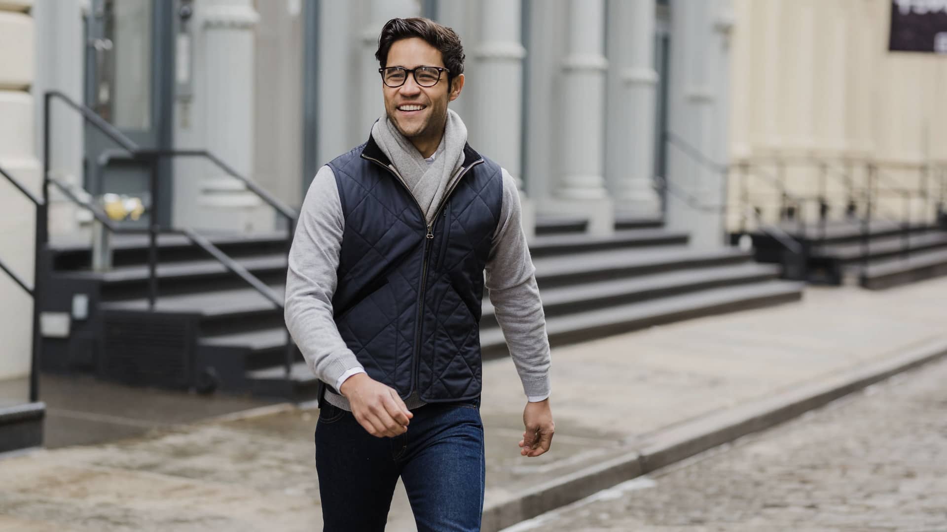 5 สไตล์ที่แมตช์กับเสื้อกั๊กผ้าลินินได้อย่างลงตัว