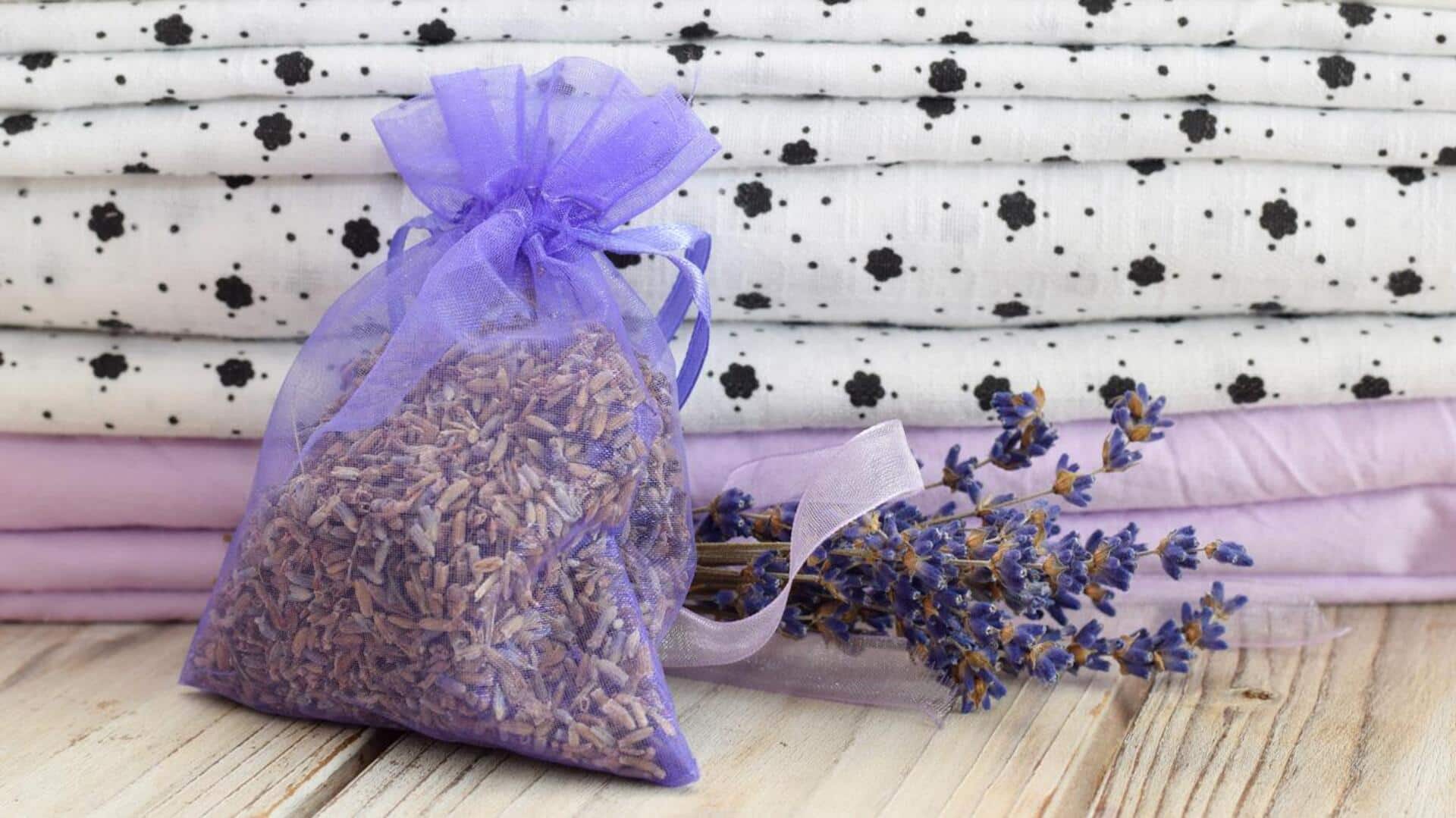 ซองหอมลาเวนเดอร์ เพิ่มความสดชื่นให้ตู้เสื้อผ้า