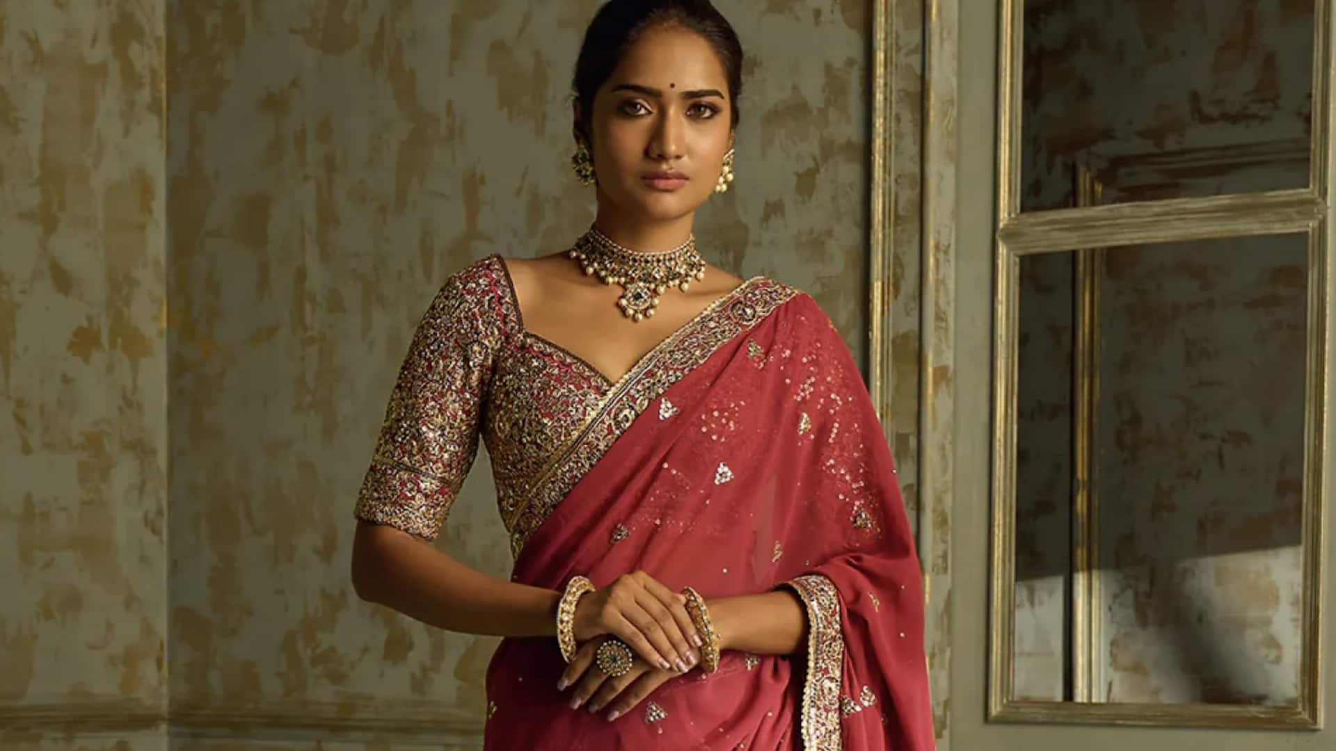 5 สไตล์การแต่งตัวที่เข้ากับผ้าซารีเบงกอลได้ลงตัว