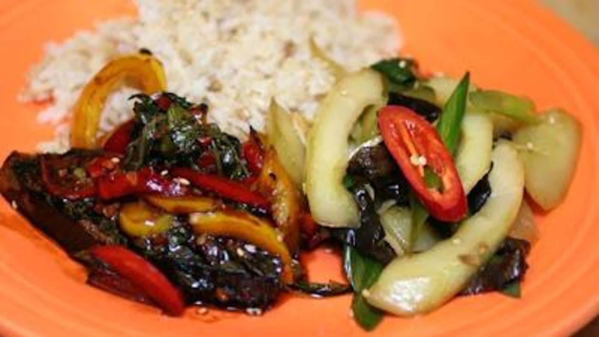 เมนูมังสวิรัติริมทะเล: ผัดสาหร่ายทะเลกับพริกสด