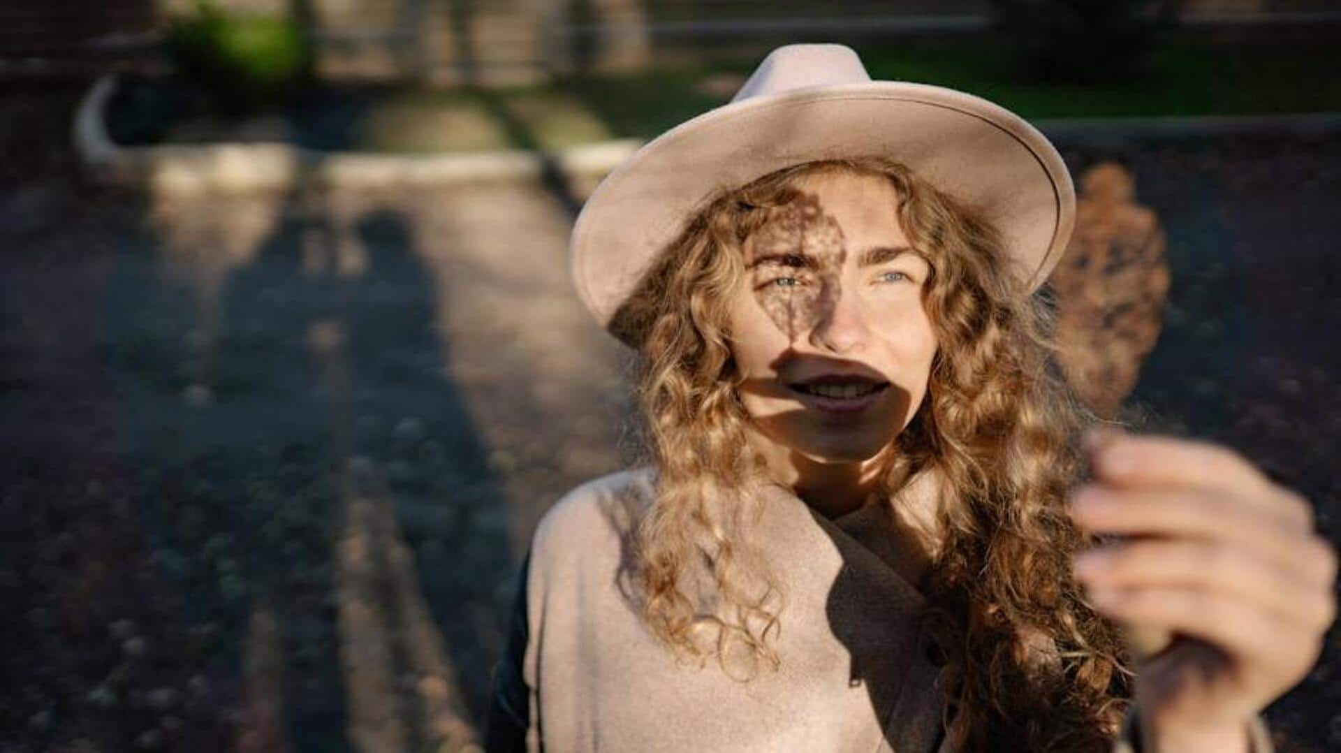 สไตล์โบฮีเมียนแมตช์ได้ลงตัวกับหมวกปีกกว้าง