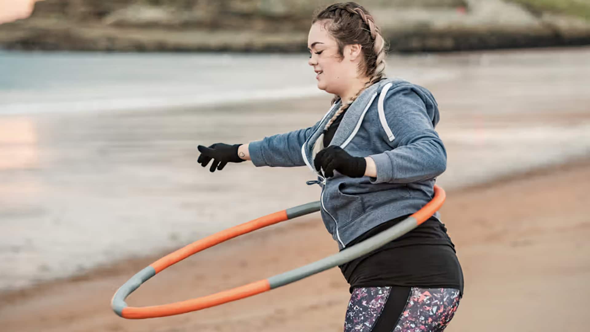 เคล็ดลับการใช้ฮูลาฮูปเพื่อปรับท่าทางให้ดีขึ้น