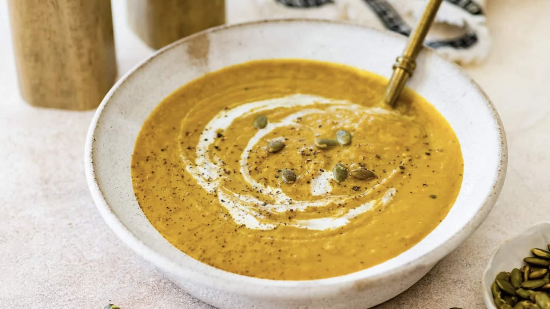 ซุปมะพร้าวตะไคร้หอมกับฟักทองขี้นก เมนูมังสวิรัติทำง่าย