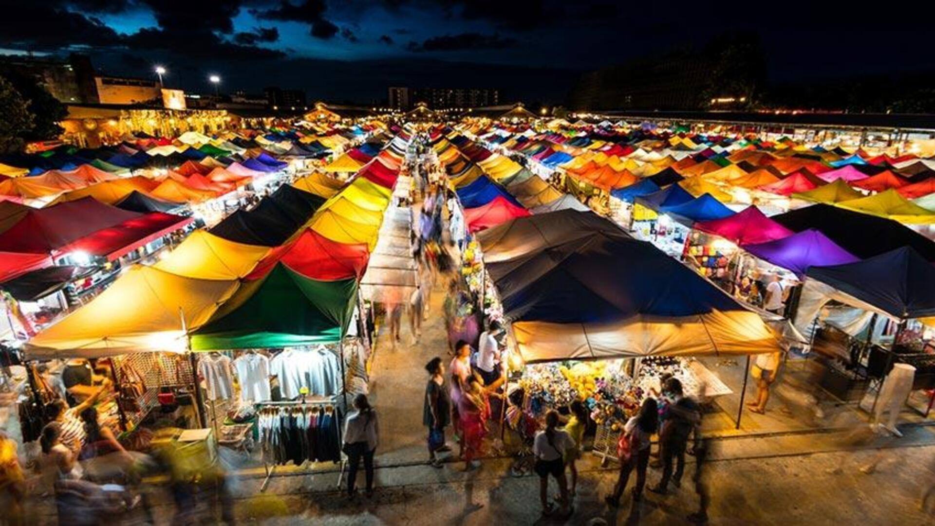ตลาดกลางคืนเงียบสงบ เหมาะกับครอบครัว