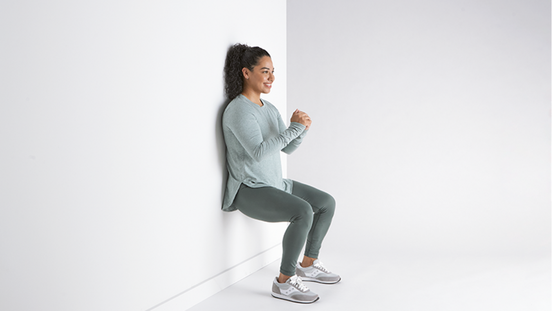 ประโยชน์ของการออกกำลังกายด้วยท่าสควอทติดผนัง