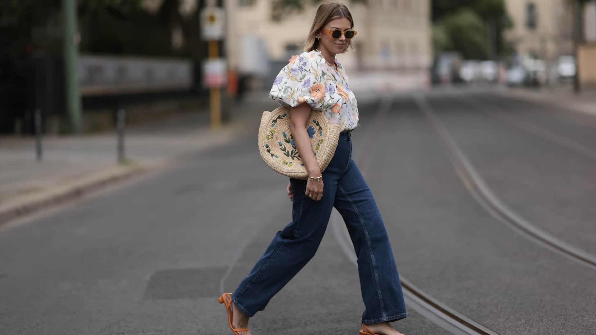 5 สไตล์แมตช์เสื้อแขนพองได้ลงตัว