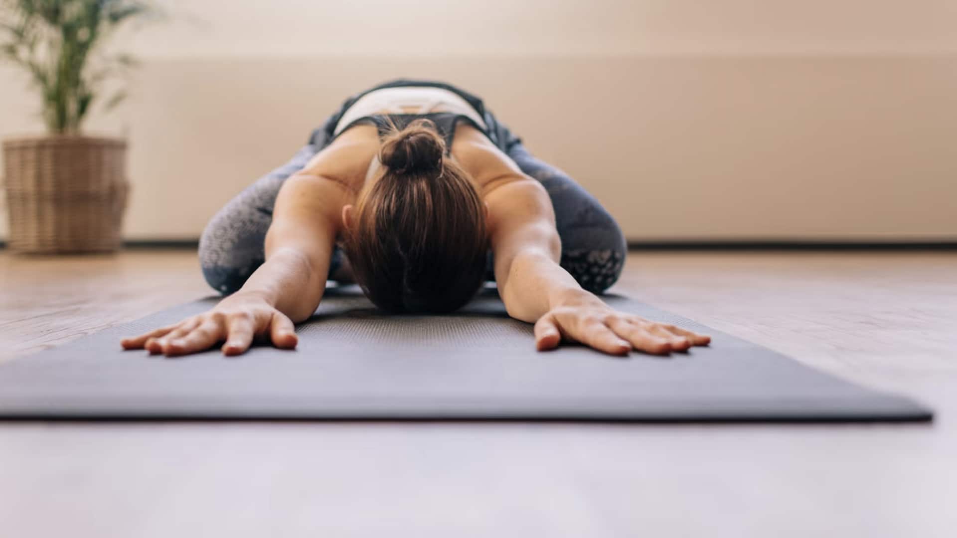 5 ท่าเหยียดกล้ามเนื้อหลังเลิกงานเพื่อคลายเมื่อย