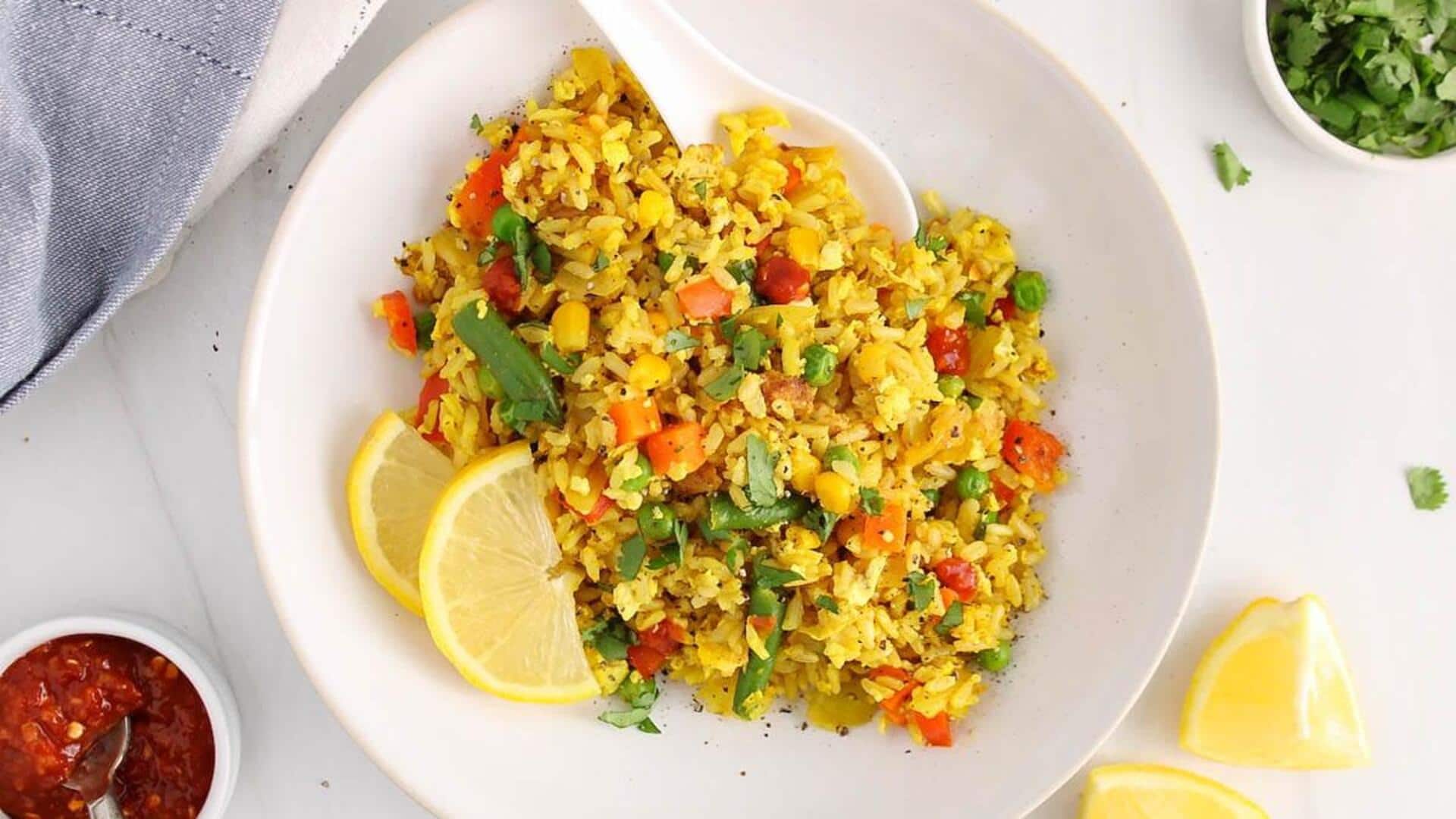 ข้าวขมิ้นหอมมันกับถั่วลันเตาและอัลมอนด์คั่ว เมนูสุขภาพทำง่าย 